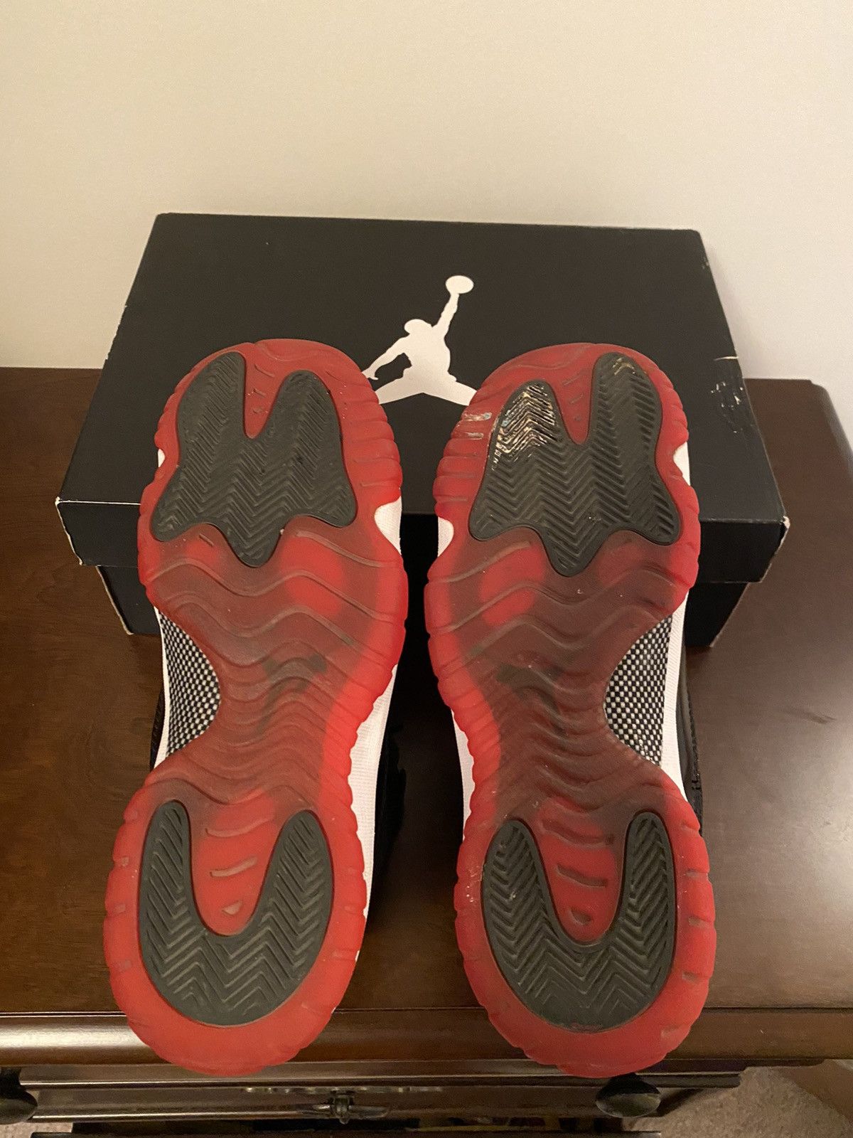 Jordan Brand Air Jordan 11 Retro GS Bred 2012 Size US 7 / EU 40 - 4 Thumbnail