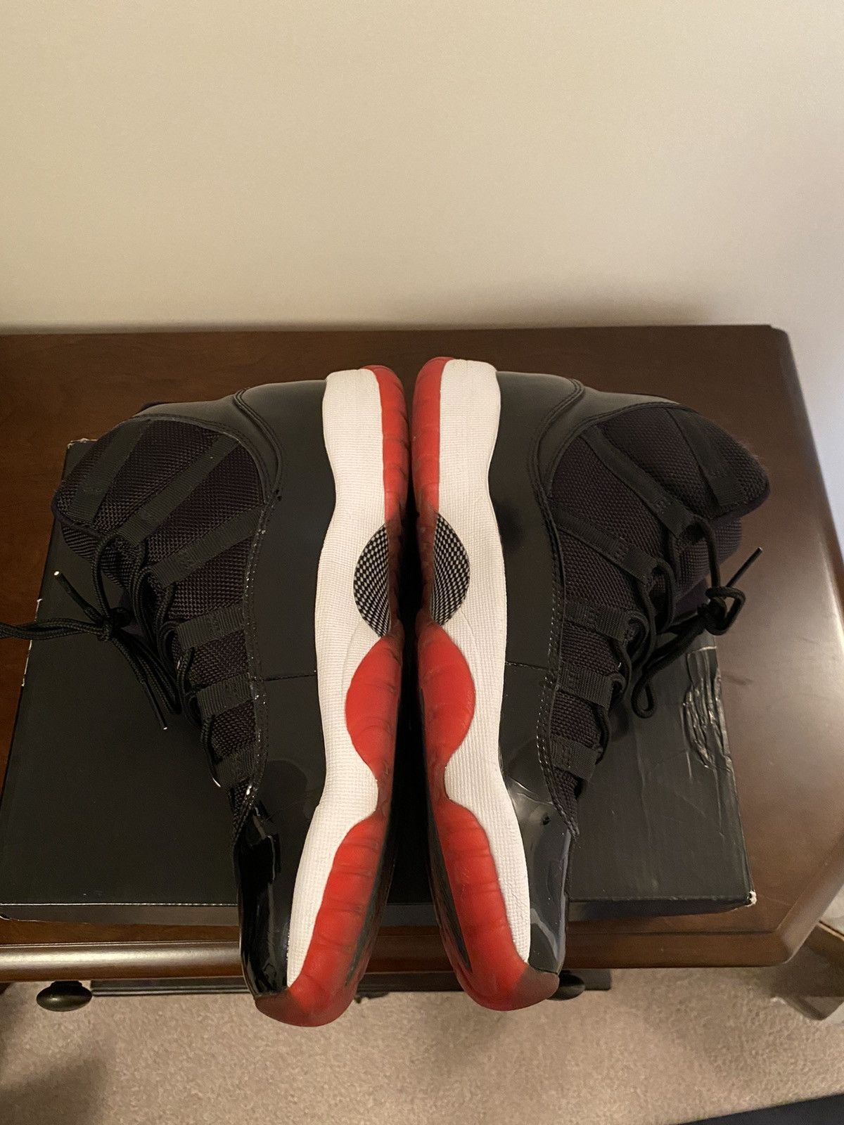 Jordan Brand Air Jordan 11 Retro GS Bred 2012 Size US 7 / EU 40 - 2 Thumbnail
