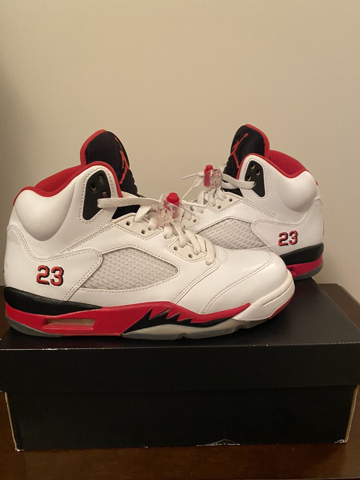 Jordan Brand Air Jordan 5 Retro 2013 Fire Red 2013 Size US 8 / EU 41 - 1 Thumbnail