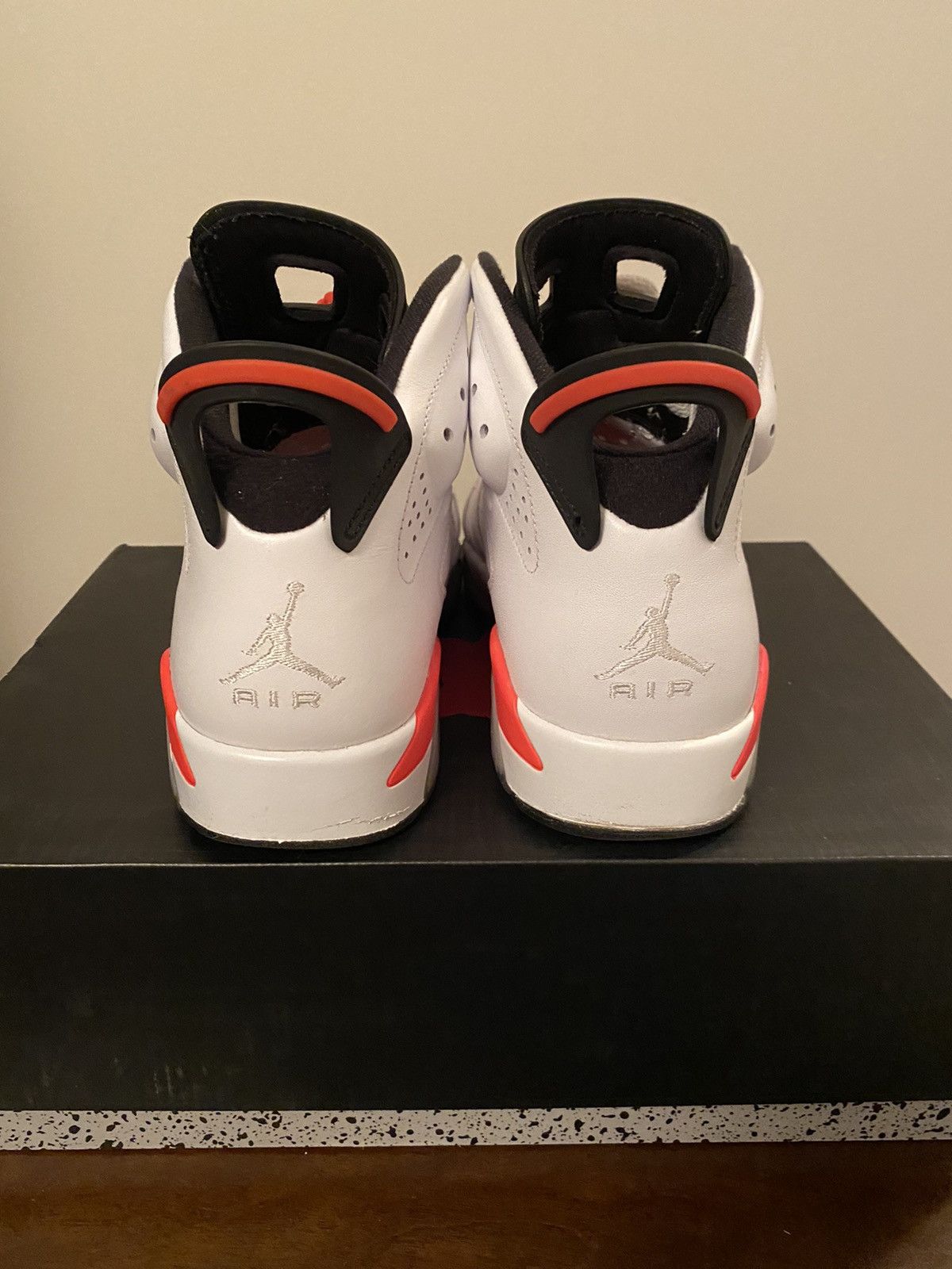Jordan Brand Air Jordan 6 Retro 2014 Infrared 2014 Size US 8 / EU 41 - 4 Thumbnail