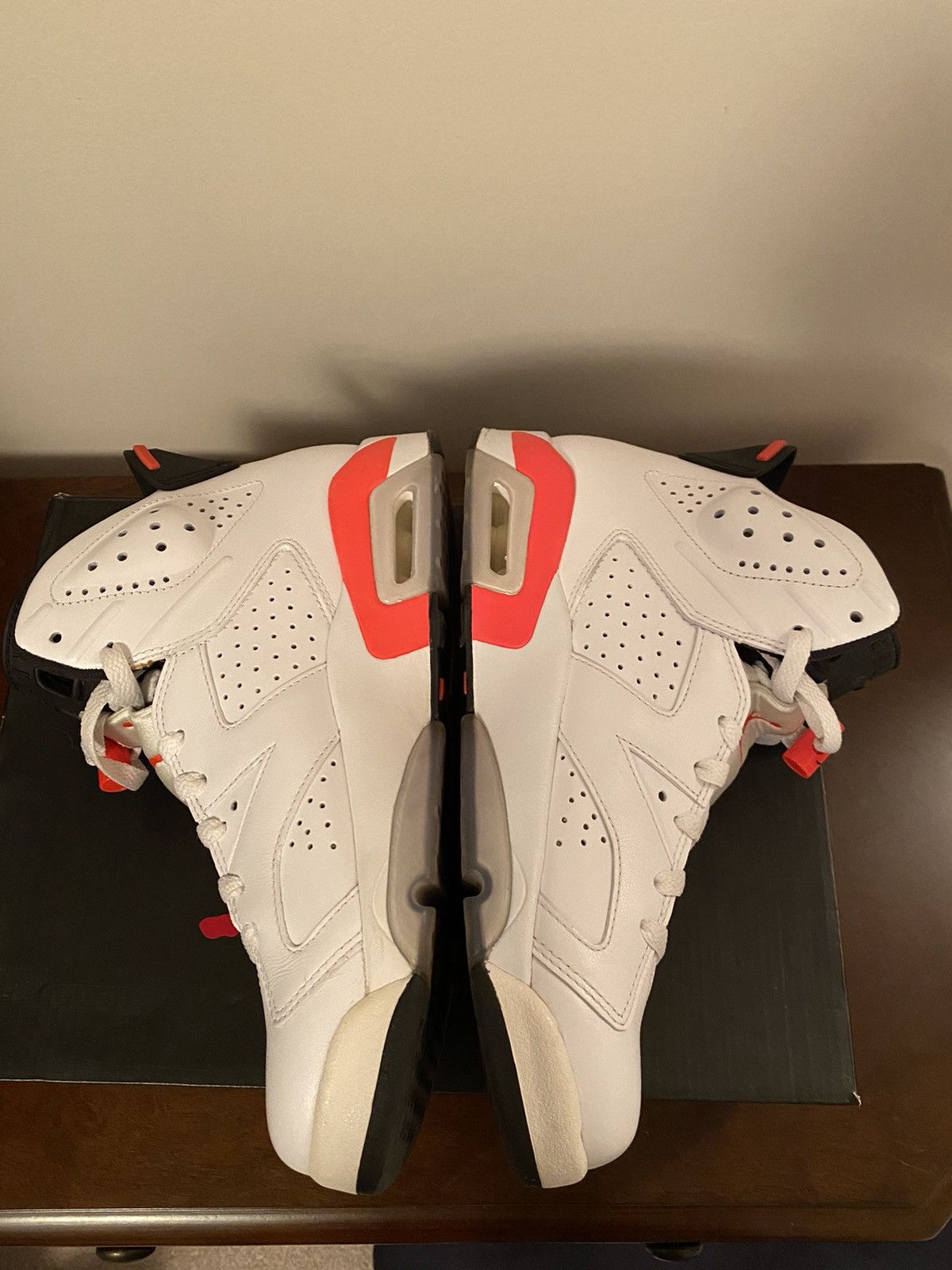 Jordan Brand Air Jordan 6 Retro 2014 Infrared 2014 Size US 8 / EU 41 - 3 Thumbnail
