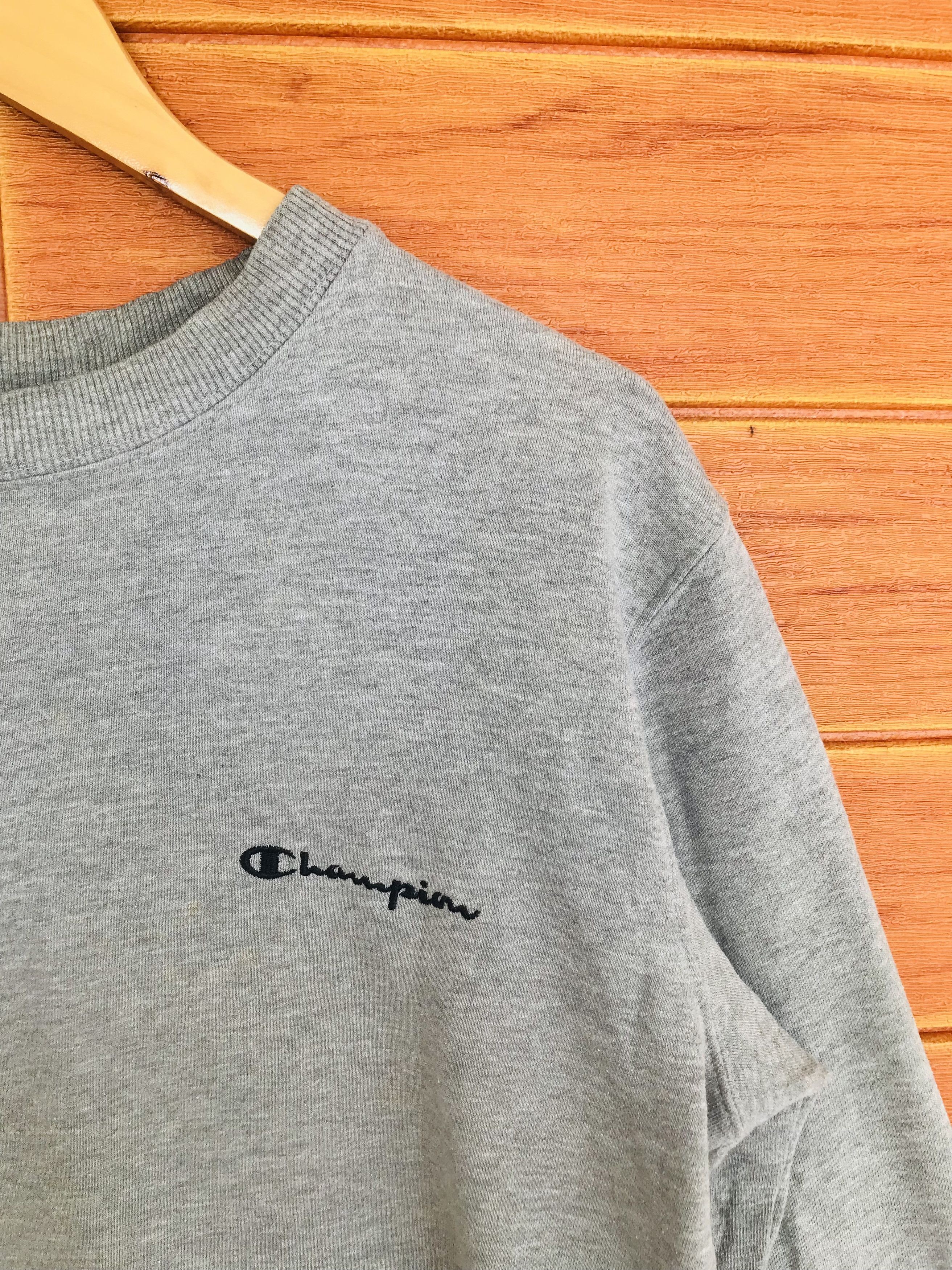 Champion × Vintage Vintage CHAMPION Small Logo Embroidered Sweatshirt Size US L / EU 52-54 / 3 - 2 Thumbnail