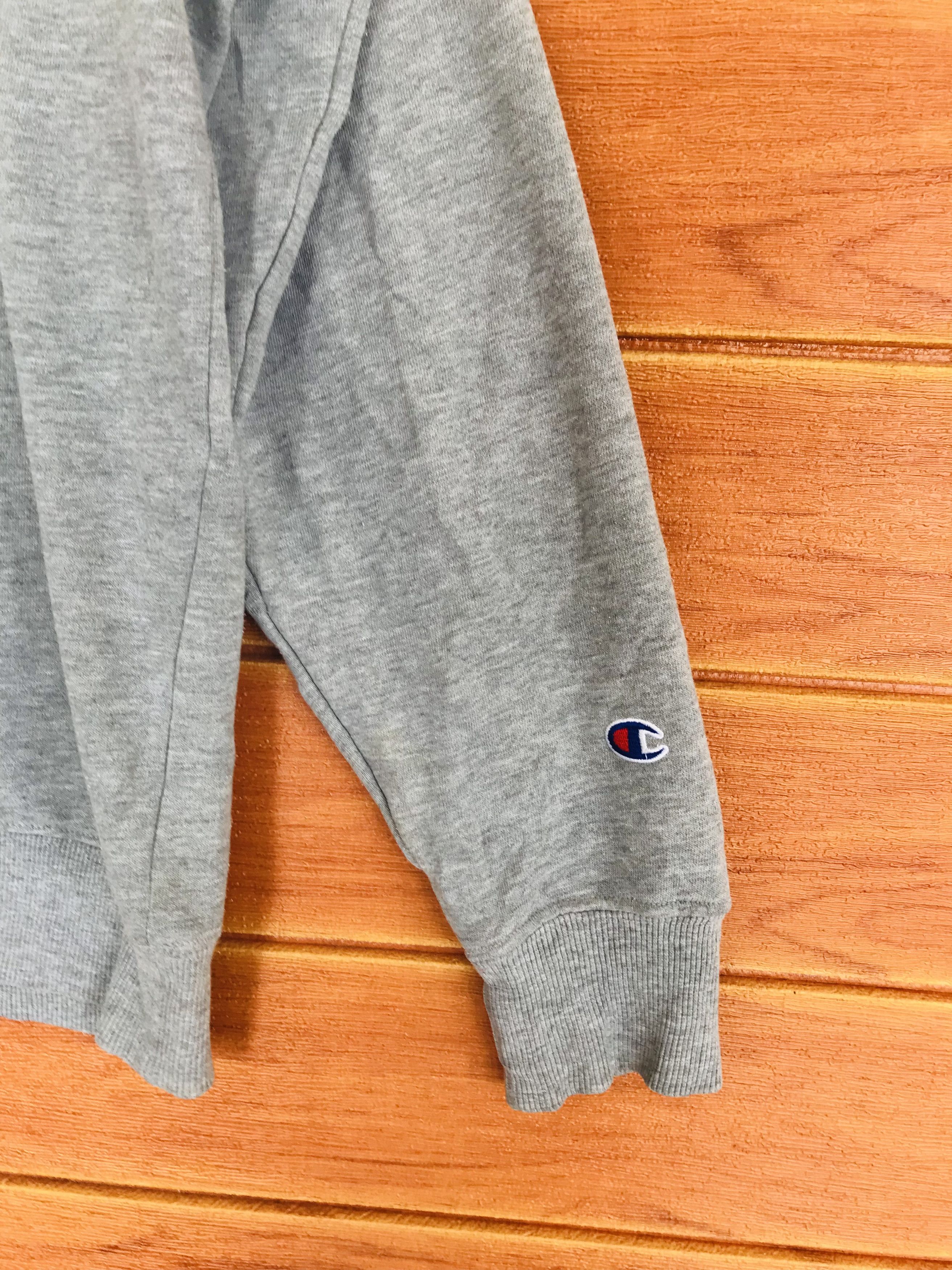 Champion × Vintage Vintage CHAMPION Small Logo Embroidered Sweatshirt Size US L / EU 52-54 / 3 - 3 Thumbnail