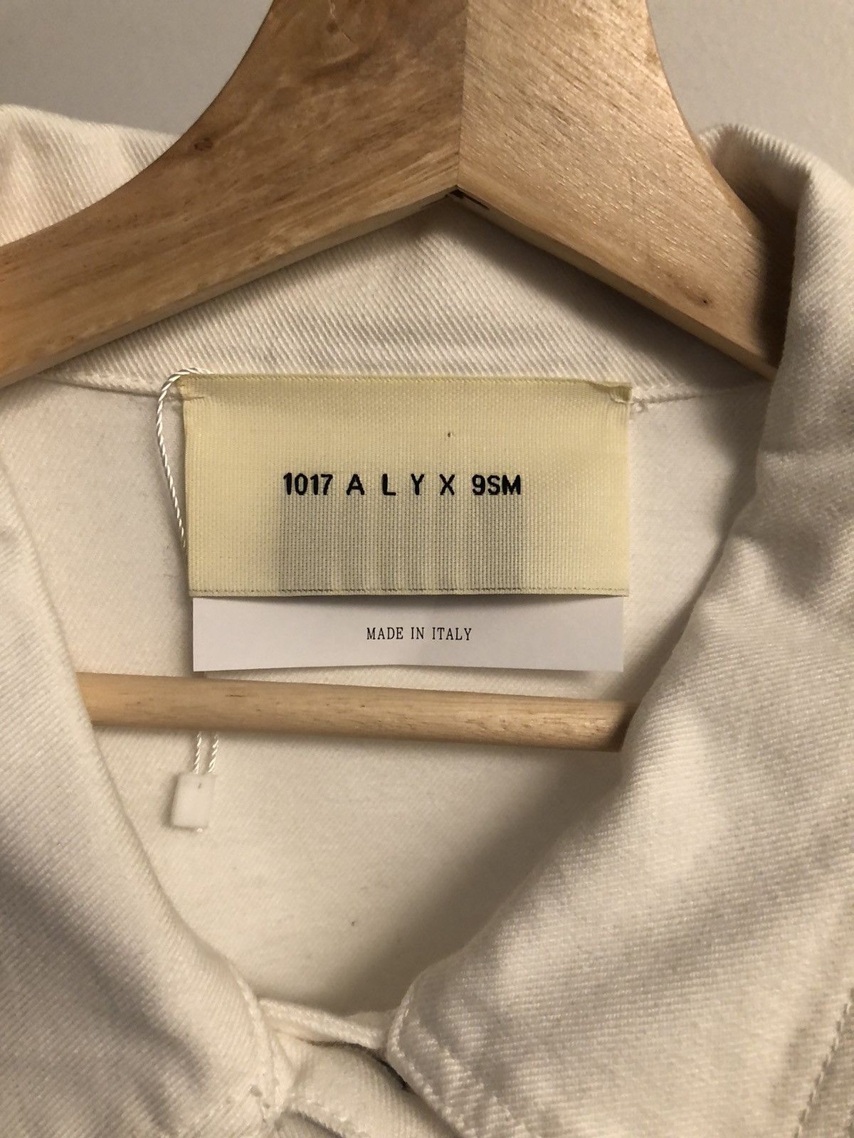 1017 ALYX 9SM × Alyx × Matthew Williamson 1017 Alyx 9sm S19 White Denim Jacket M/L Size US L / EU 52-54 / 3 - 3 Thumbnail