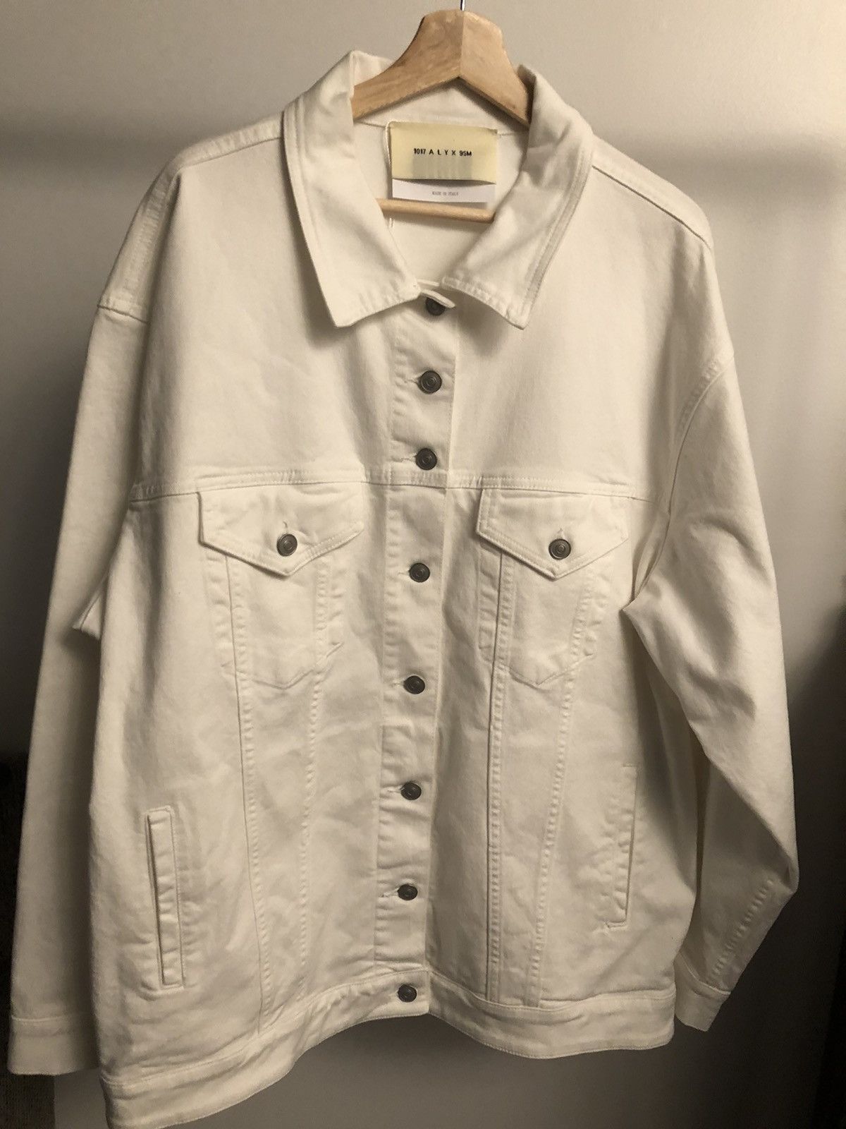 1017 ALYX 9SM × Alyx × Matthew Williamson 1017 Alyx 9sm S19 White Denim Jacket M/L Size US L / EU 52-54 / 3 - 2 Thumbnail
