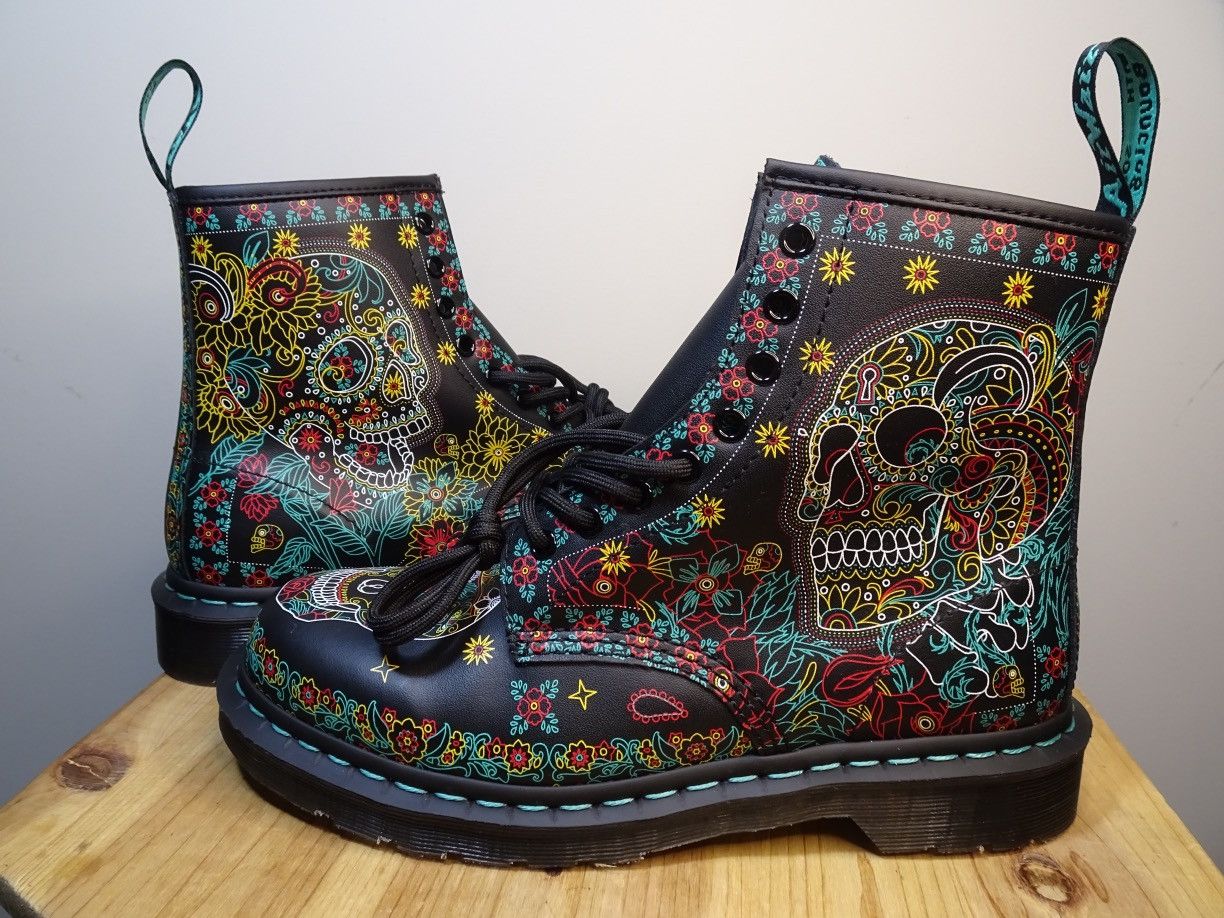 Dr. Martens Day Of The Dead 1460 Skull Los Meurtos Size 8