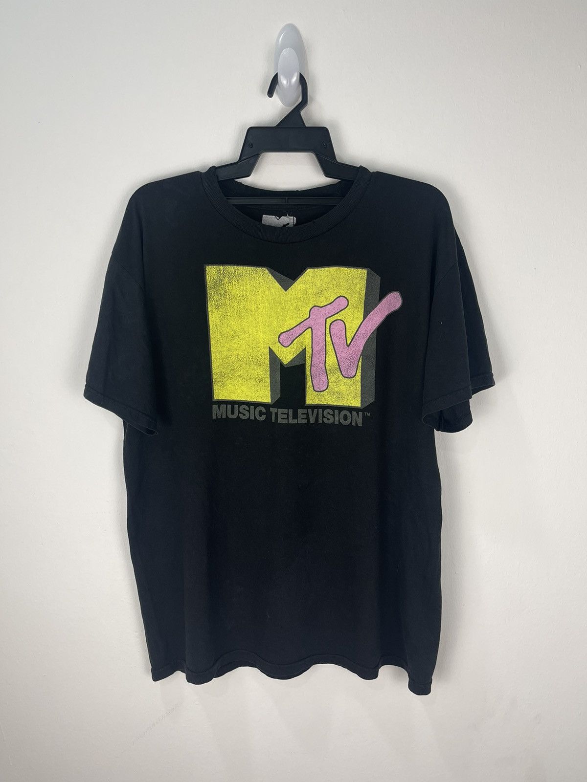 Band Tees MTV Black Vintage Tee Tshirt Size US XL / EU 56 / 4 - 1 Thumbnail