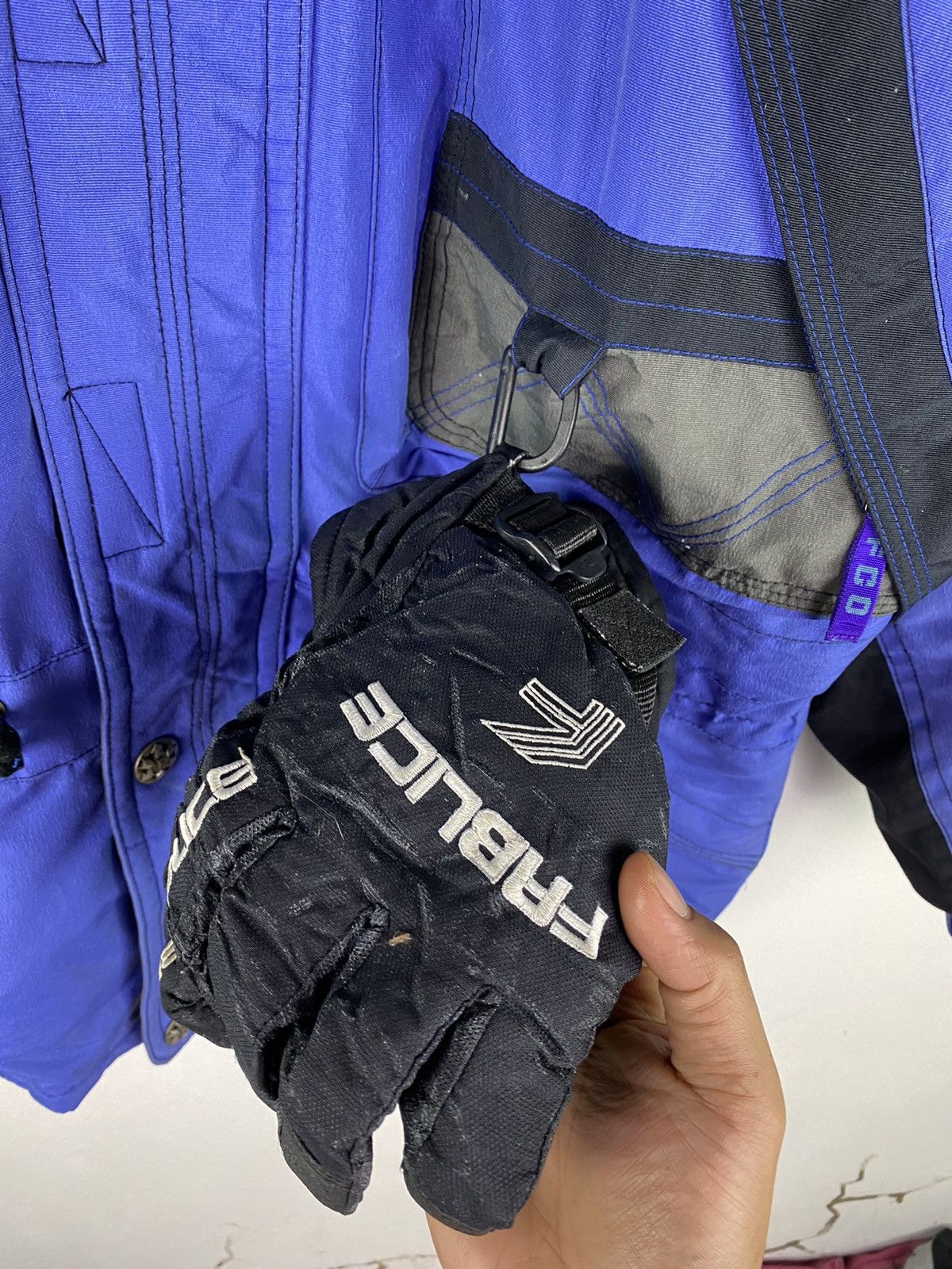 Japanese Brand 🔥DHL SHIPPPING🔥POWER SKIING JACKET WITH GLOVES Size US L / EU 52-54 / 3 - 6 Thumbnail