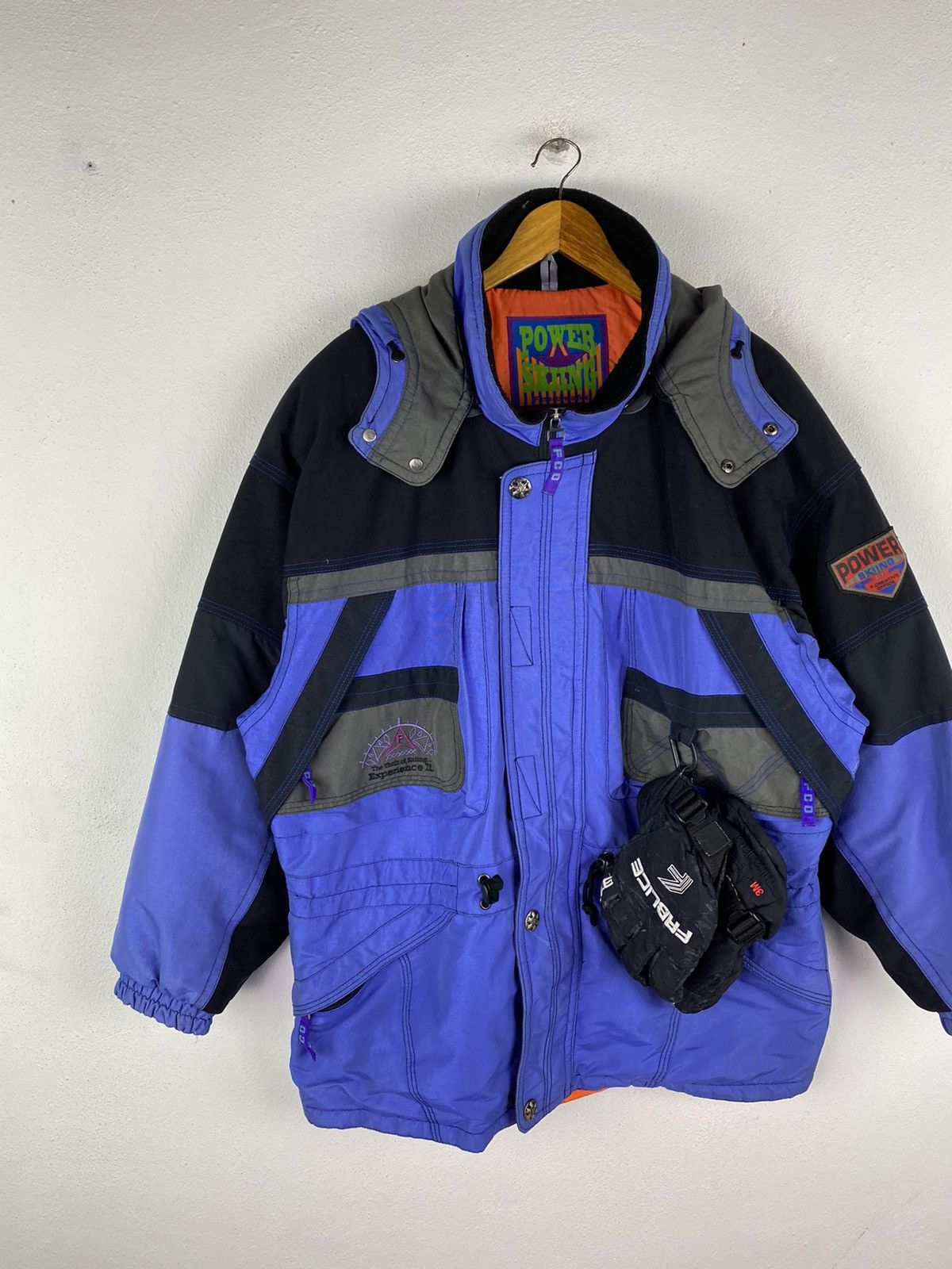 Japanese Brand 🔥DHL SHIPPPING🔥POWER SKIING JACKET WITH GLOVES Size US L / EU 52-54 / 3 - 4 Thumbnail