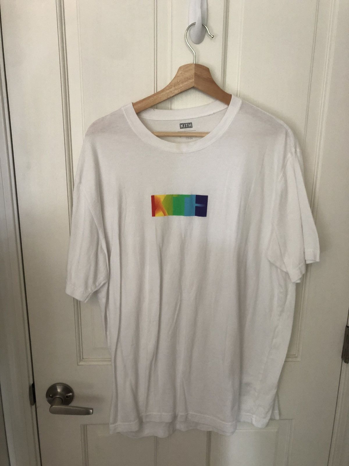 Kith pride tee hotsell