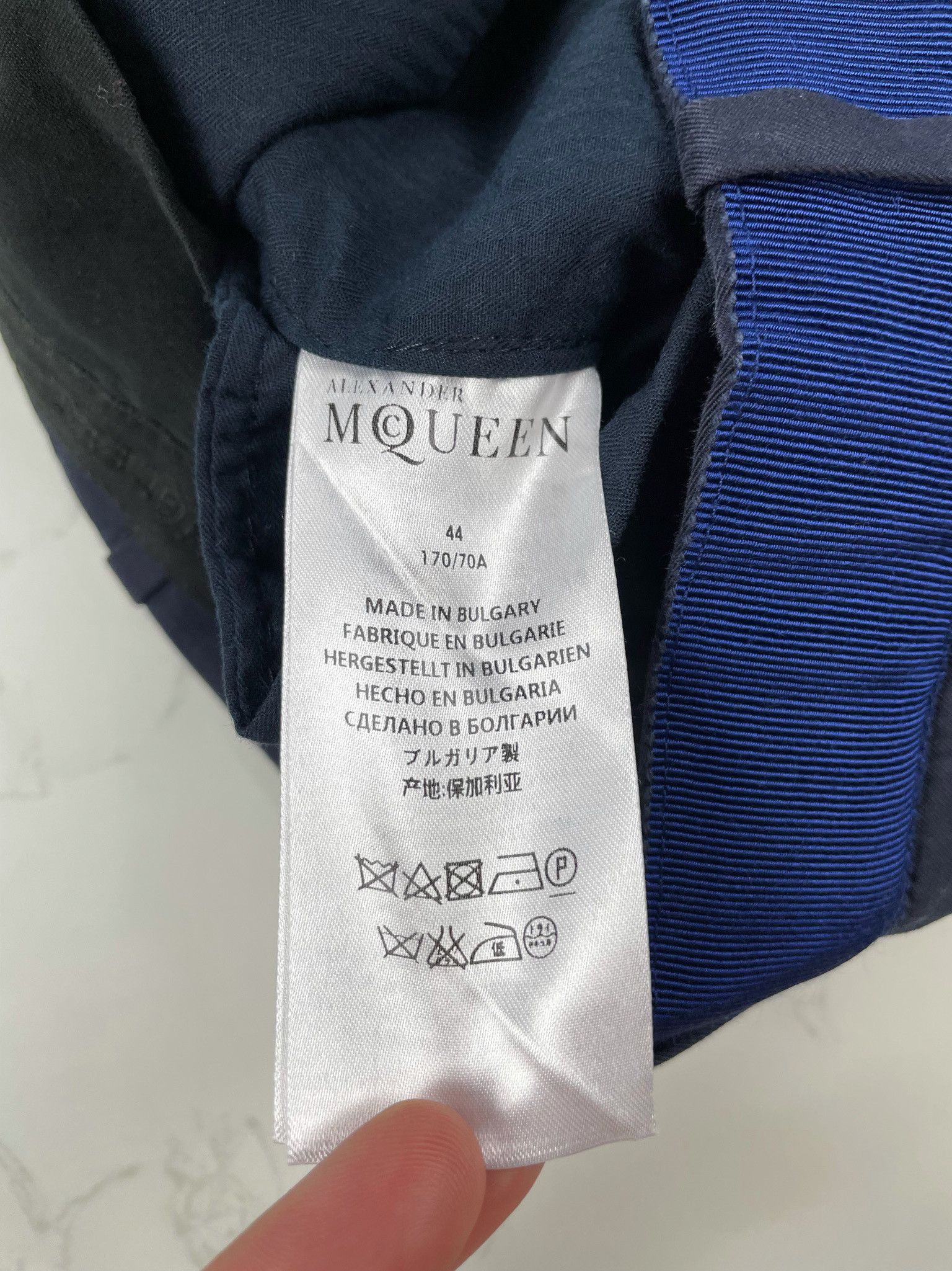 Alexander McQueen 🔥[SALE]🔥 Alexander McQueen Dark Navy Cropped Pants Size US 30 / EU 46 - 9 Thumbnail