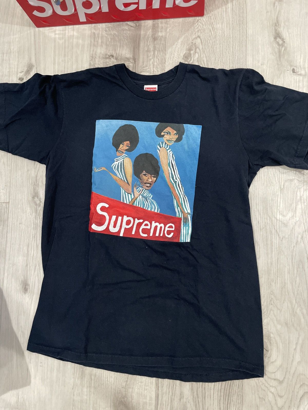 Supreme group tee Navy size medium FW18