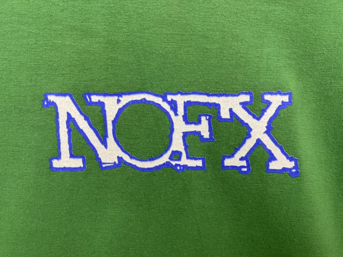 Band Tees vintage 1995 NOFX world tour punk rock artwork rare t-shirts Size US XL / EU 56 / 4 - 6 Thumbnail