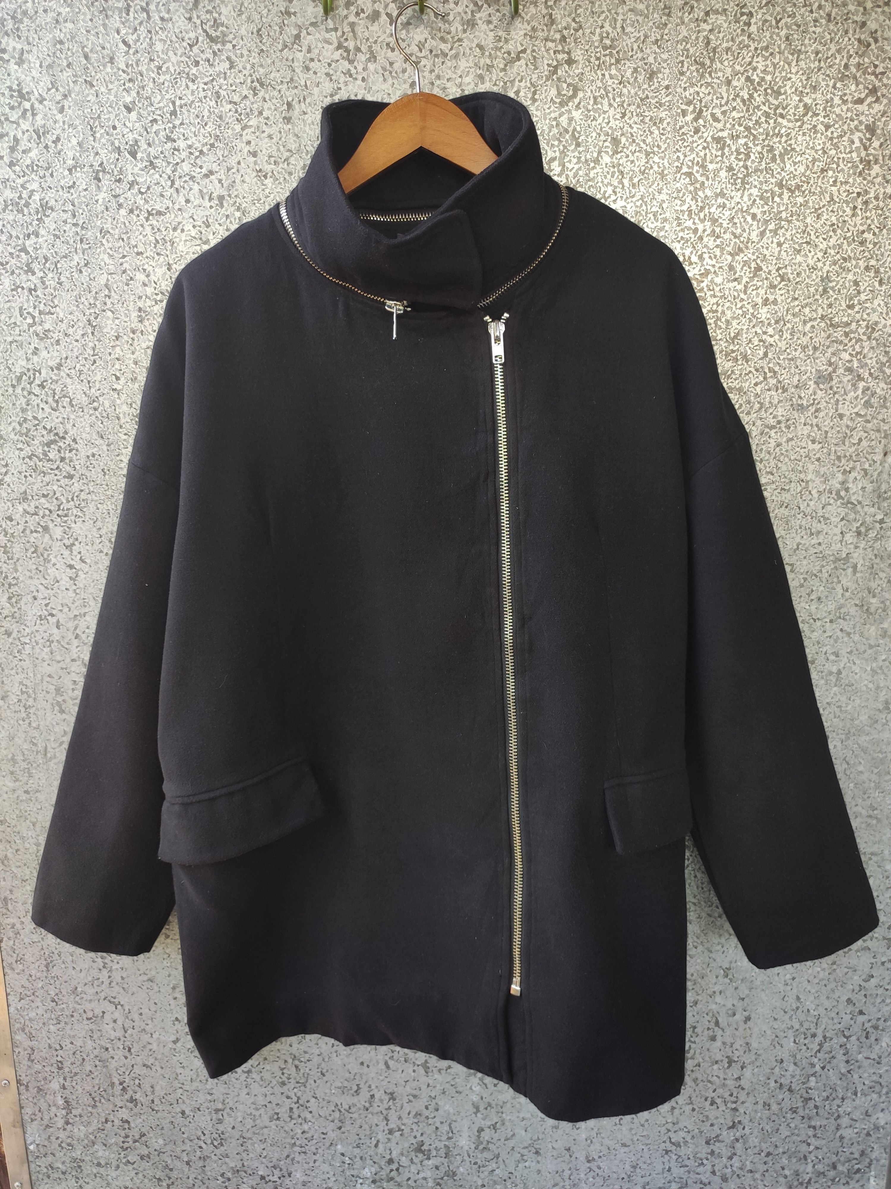 Jenifer Lopez jacket
