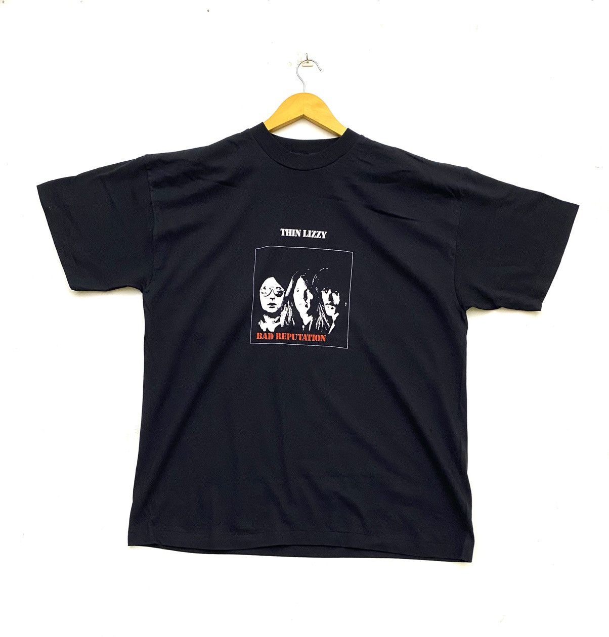 Band Tees × Rock T Shirt × Tour Tee VINTAGE 2002 OASIS TOUR FUKUOKA LIVE IN  JAPAN T-SHIRT | Grailed