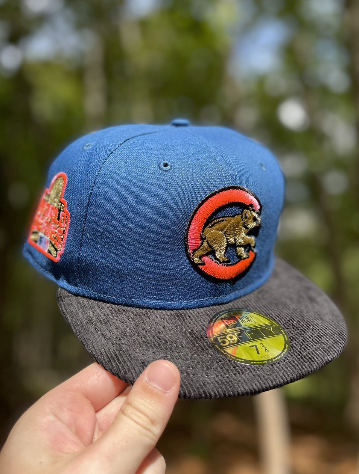 MLB × New Era Exclusive Fitted Corduroy Chicago Cubs 2 Tone Pink UV Sz73/4 Size ONE SIZE - 1 Thumbnail