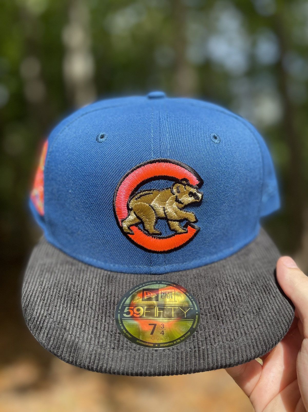 MLB × New Era Exclusive Fitted Corduroy Chicago Cubs 2 Tone Pink UV Sz73/4 Size ONE SIZE - 3 Thumbnail