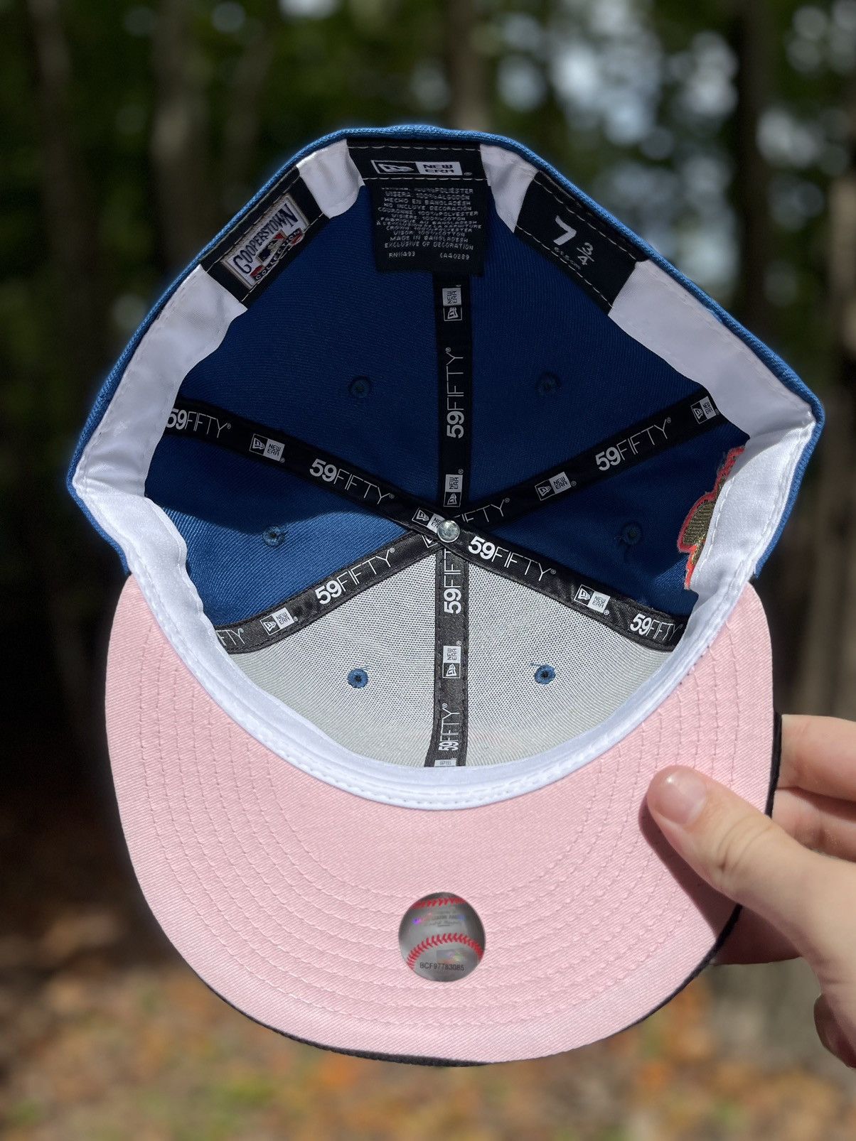 MLB × New Era Exclusive Fitted Corduroy Chicago Cubs 2 Tone Pink UV Sz73/4 Size ONE SIZE - 6 Thumbnail