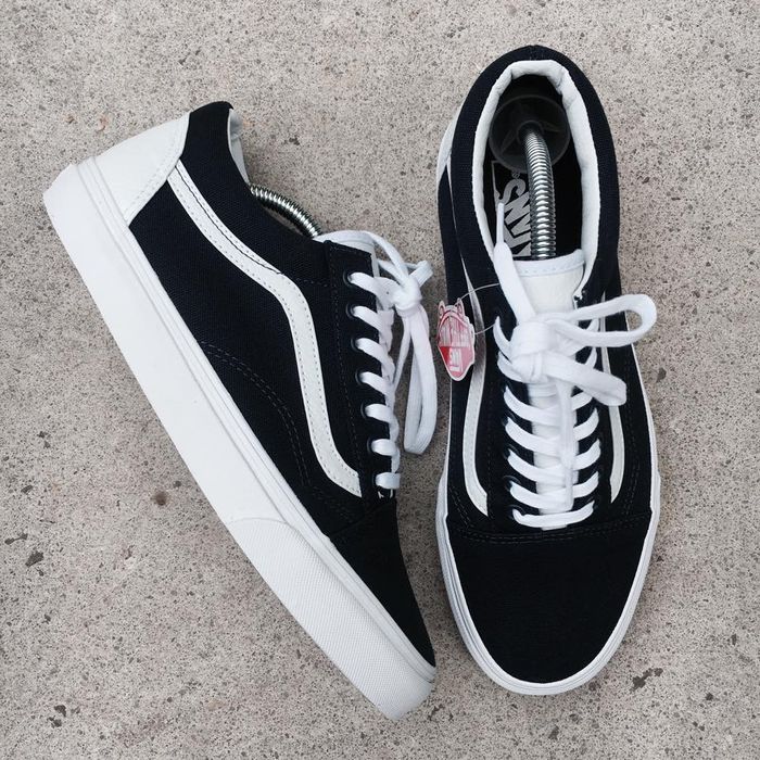 Vans nasa hot sale footlocker