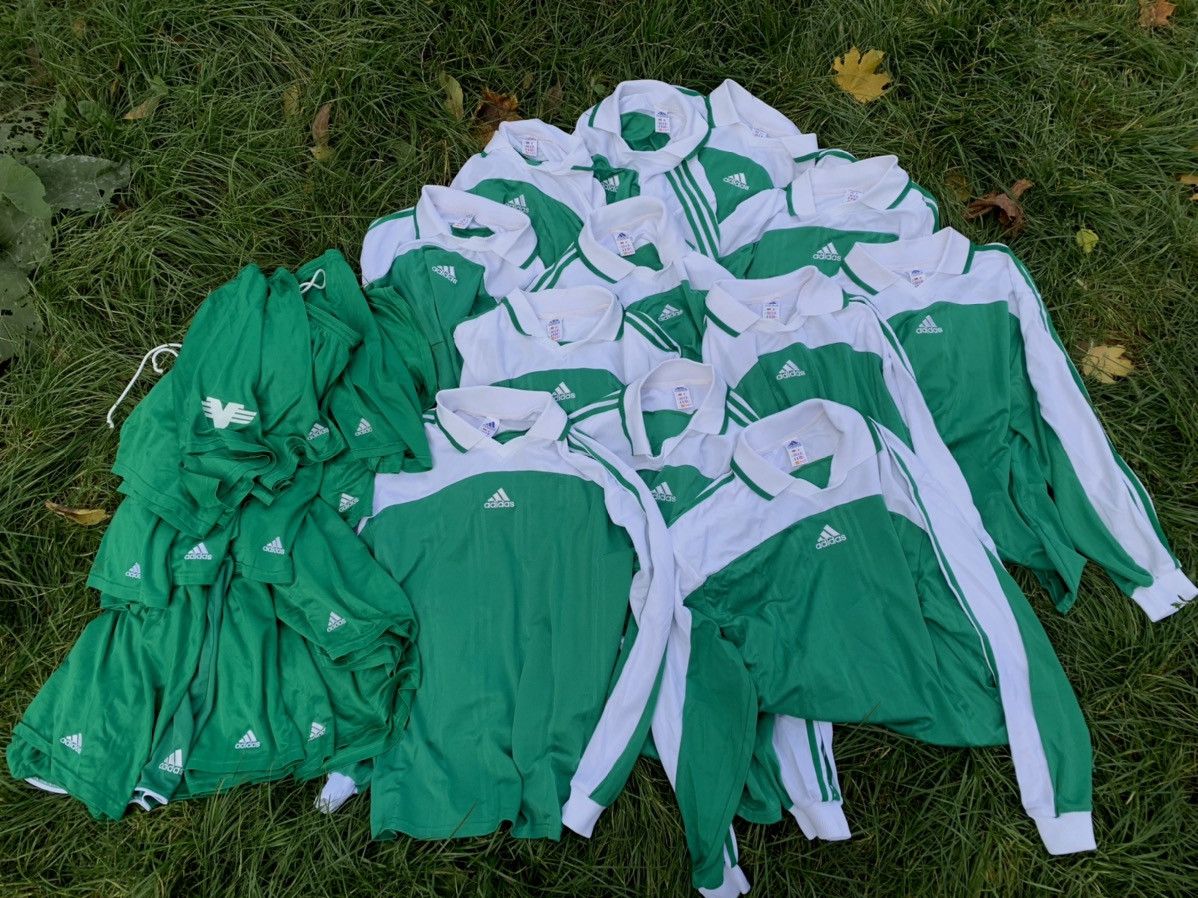 Adidas × Vintage Football UK 2000 Adidas vintage soccer jersey Size US L / EU 52-54 / 3 - 13 Thumbnail