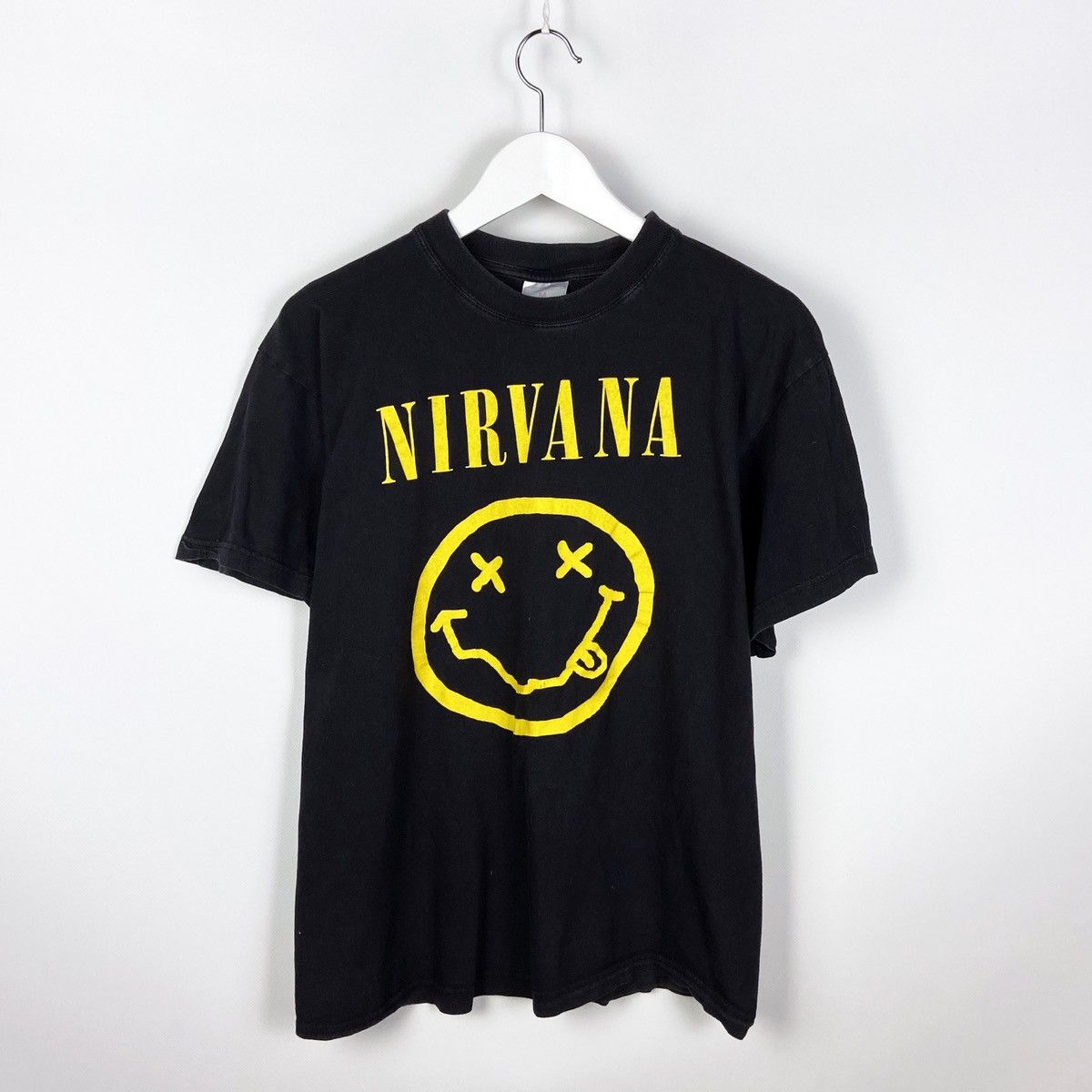 Band Tees Vintage 90’s Nirvana Smile Face Big Logo tee size M Size US M / EU 48-50 / 2 - 1 Thumbnail