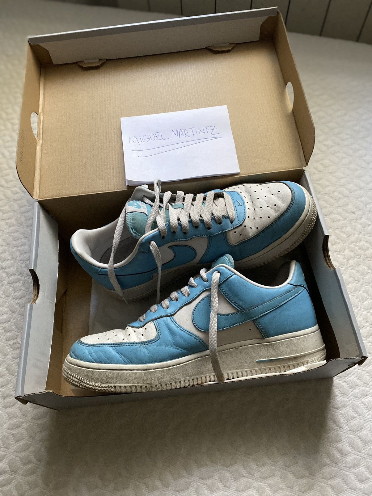air force one low blue gale