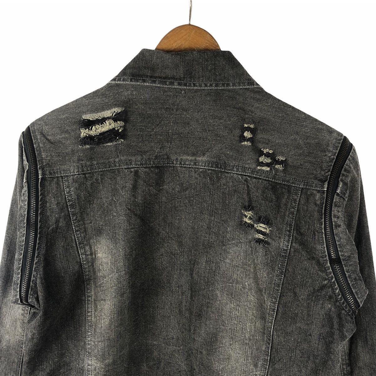 In The Attic In The Attic 🇯🇵 Distressed Detachable Sleeve Denim Jacket Size US M / EU 48-50 / 2 - 6 Thumbnail