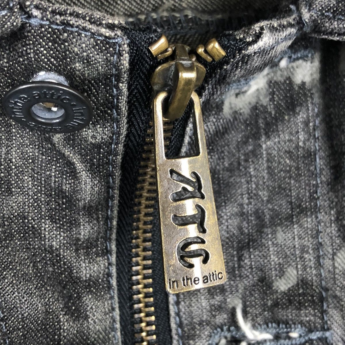 In The Attic In The Attic 🇯🇵 Distressed Detachable Sleeve Denim Jacket Size US M / EU 48-50 / 2 - 17 Thumbnail