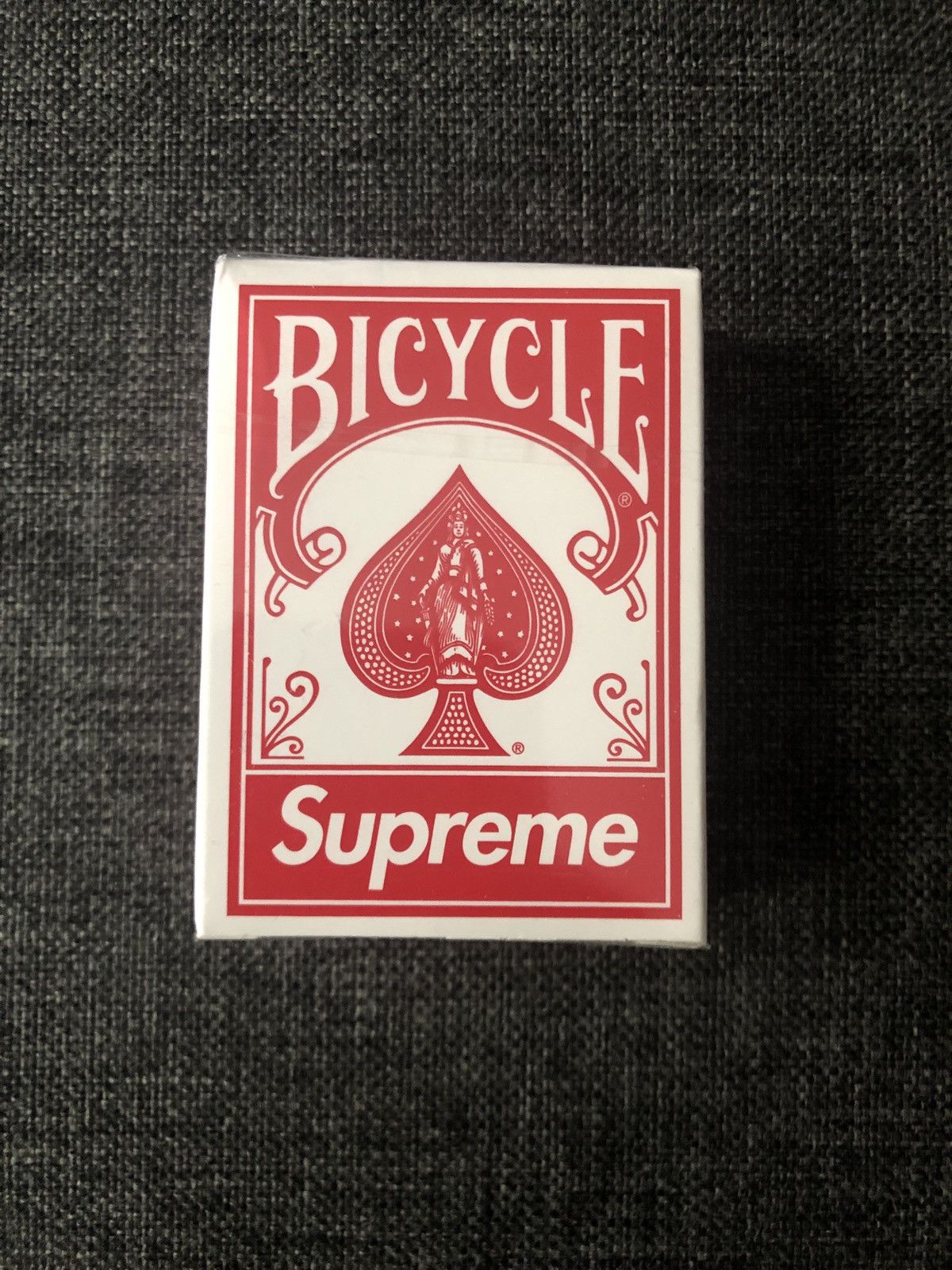 (20) store Supreme mini playcard sealed.