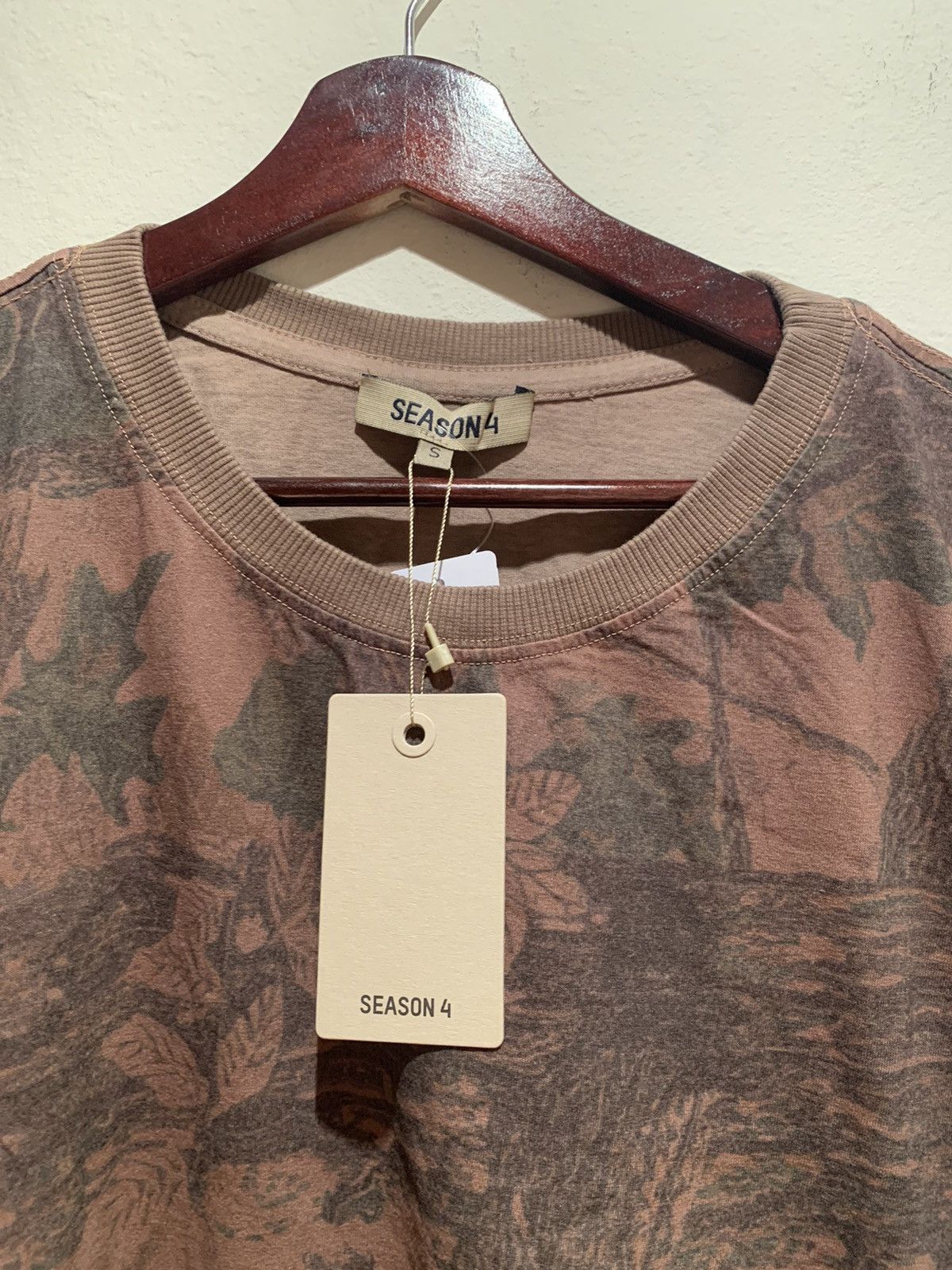 Yeezy LAST DAY*RARE* New Yeezy KanYe West Szn 4 Camo T-Shirt - S-M Size US S / EU 44-46 / 1 - 4 Thumbnail