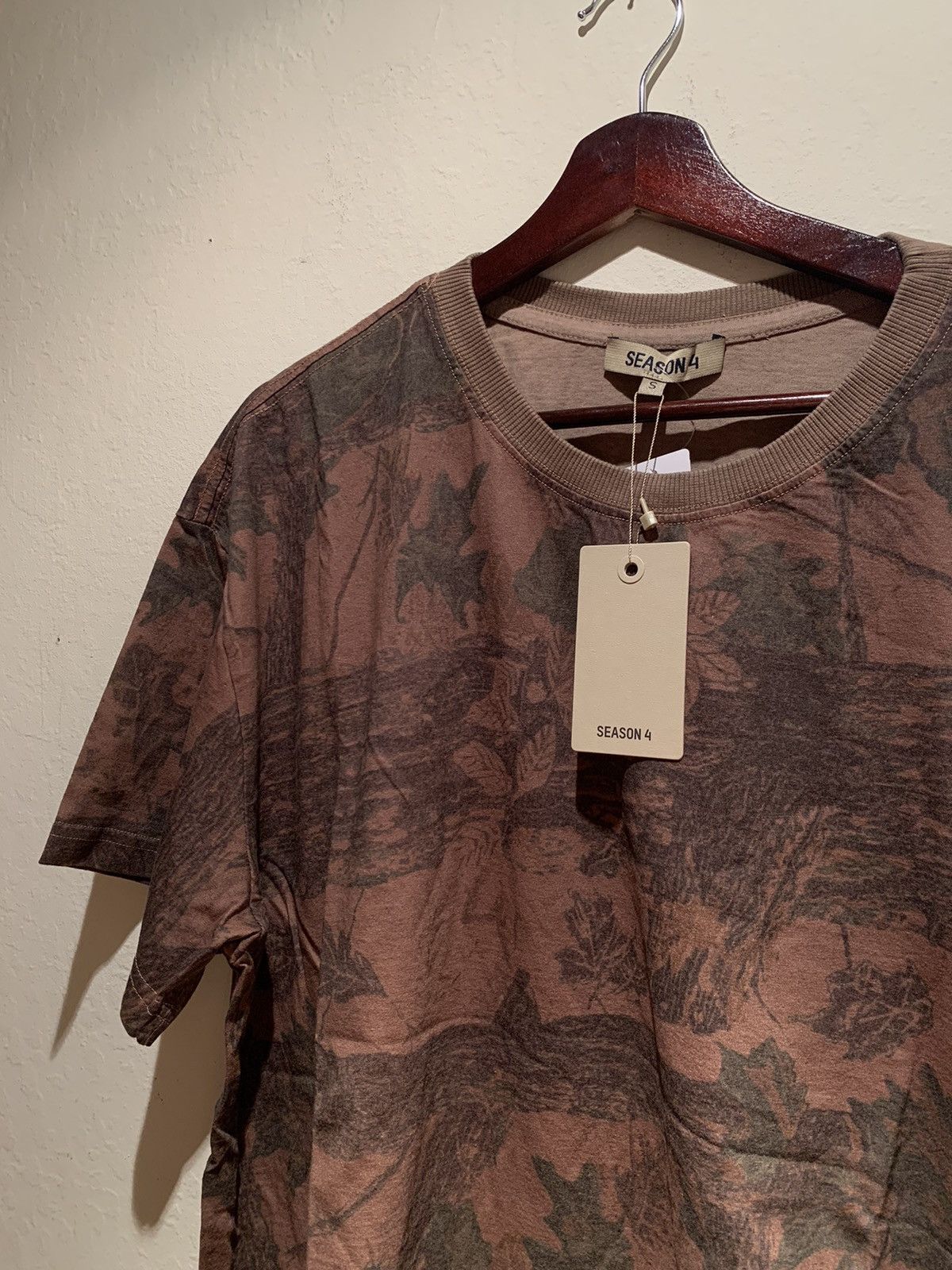 Yeezy LAST DAY*RARE* New Yeezy KanYe West Szn 4 Camo T-Shirt - S-M Size US S / EU 44-46 / 1 - 3 Thumbnail