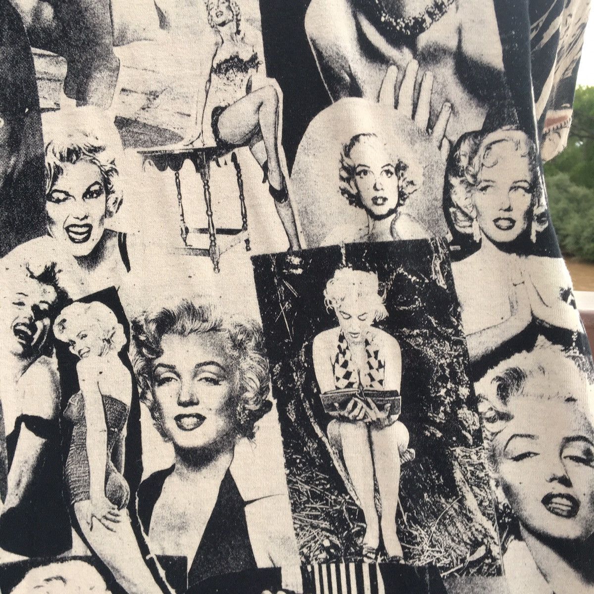 Fruit Of The Loom Vintage Marilyn Monroe All over print shirt size large Size US L / EU 52-54 / 3 - 6 Thumbnail