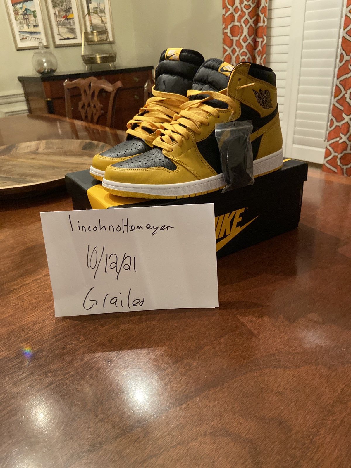 image of Jordan Nike Jordan 1 Retro Pollen Shoes in Black/Yellow, Men's (Size 11)