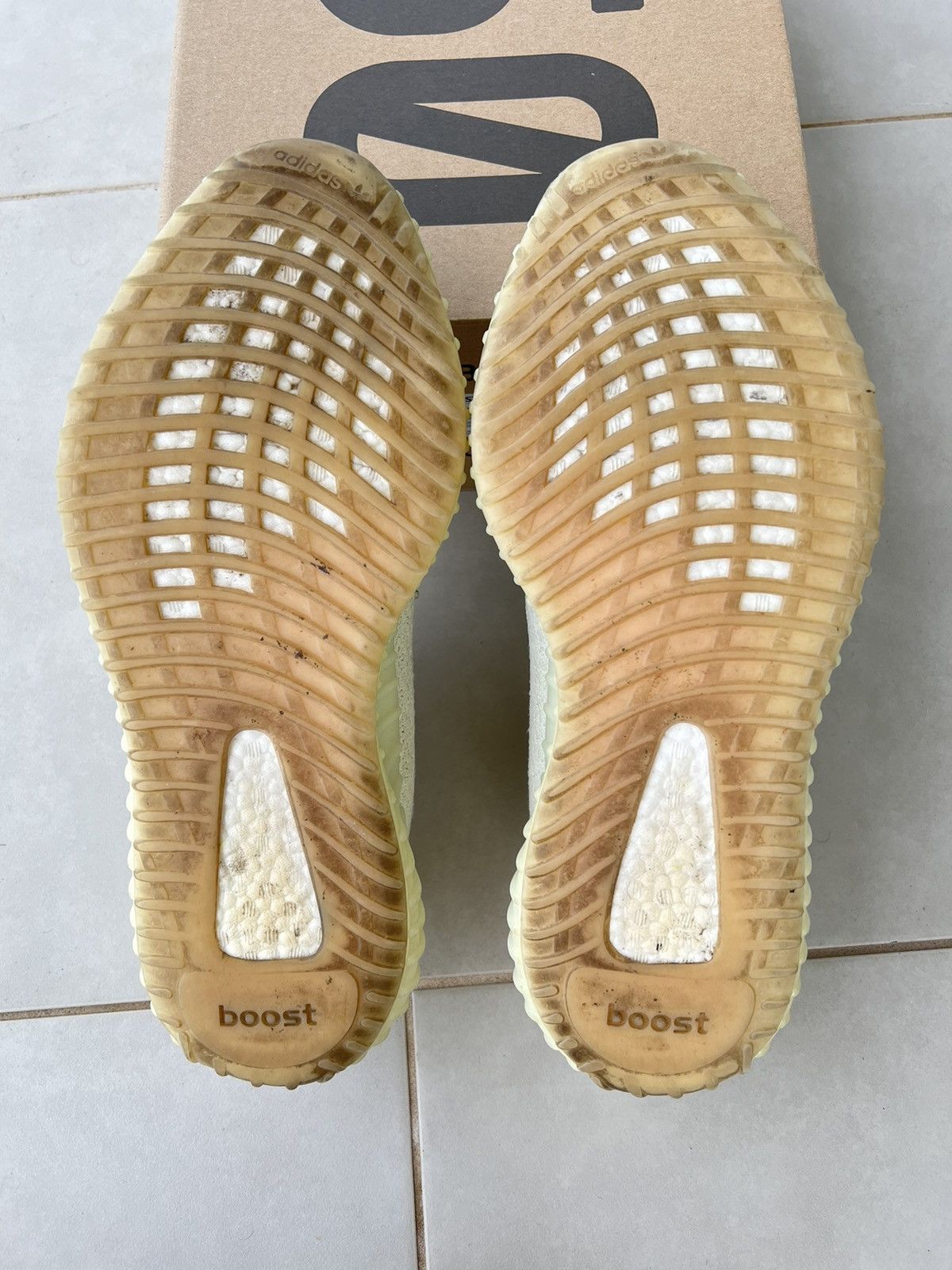 Adidas × Kanye West YEEZY BOOST 350 V2 BUTTER US 12 Size US 13 / EU 46 - 6 Thumbnail
