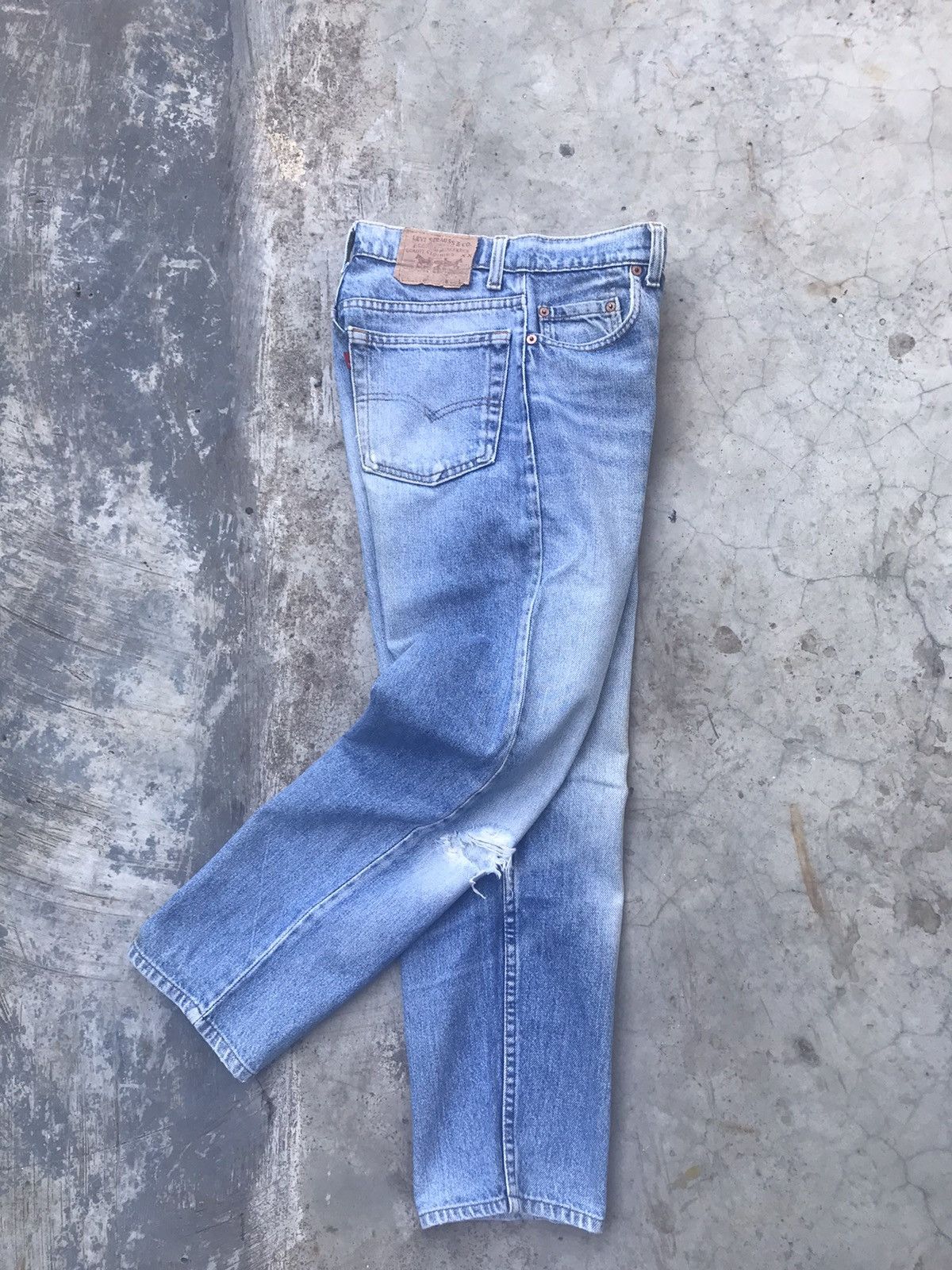 Levi's LIGHT WASH LEVIS 610 VINTAGE DISTRESSED DENIM JEANS W27 Size US 27 - 3 Thumbnail