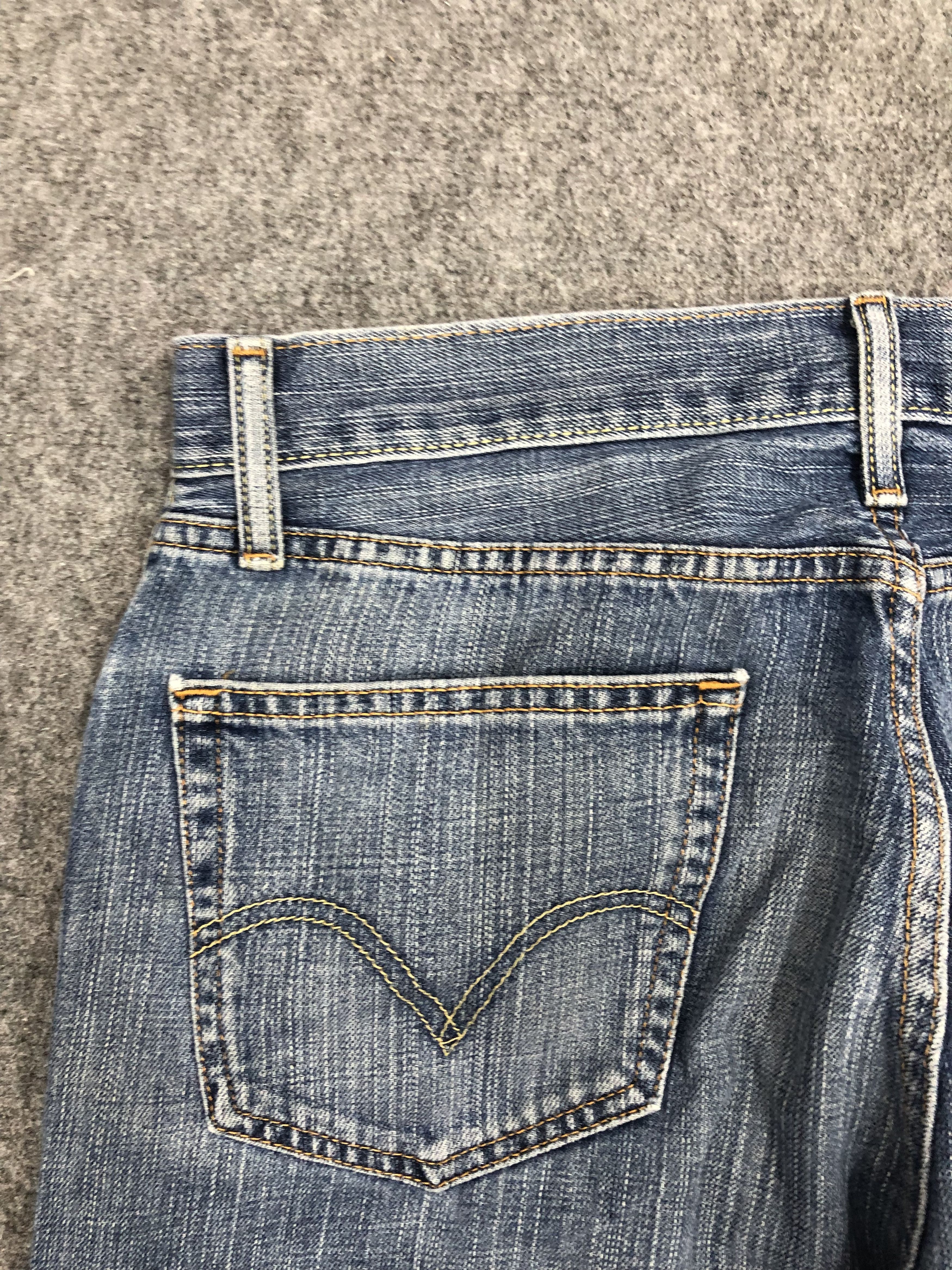 Levi's Vintage Levis 505 Denim DP1086 Size US 35 - 12 Thumbnail