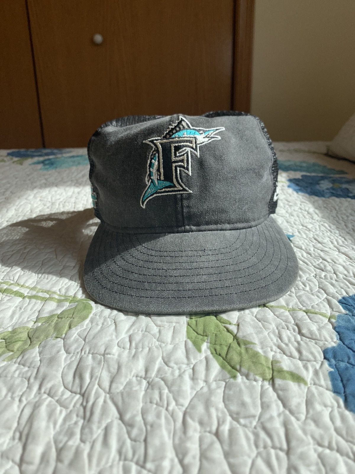 x Eric Emanuel FLORIDA MARLINS TRUCKER HAT Black – Bodega