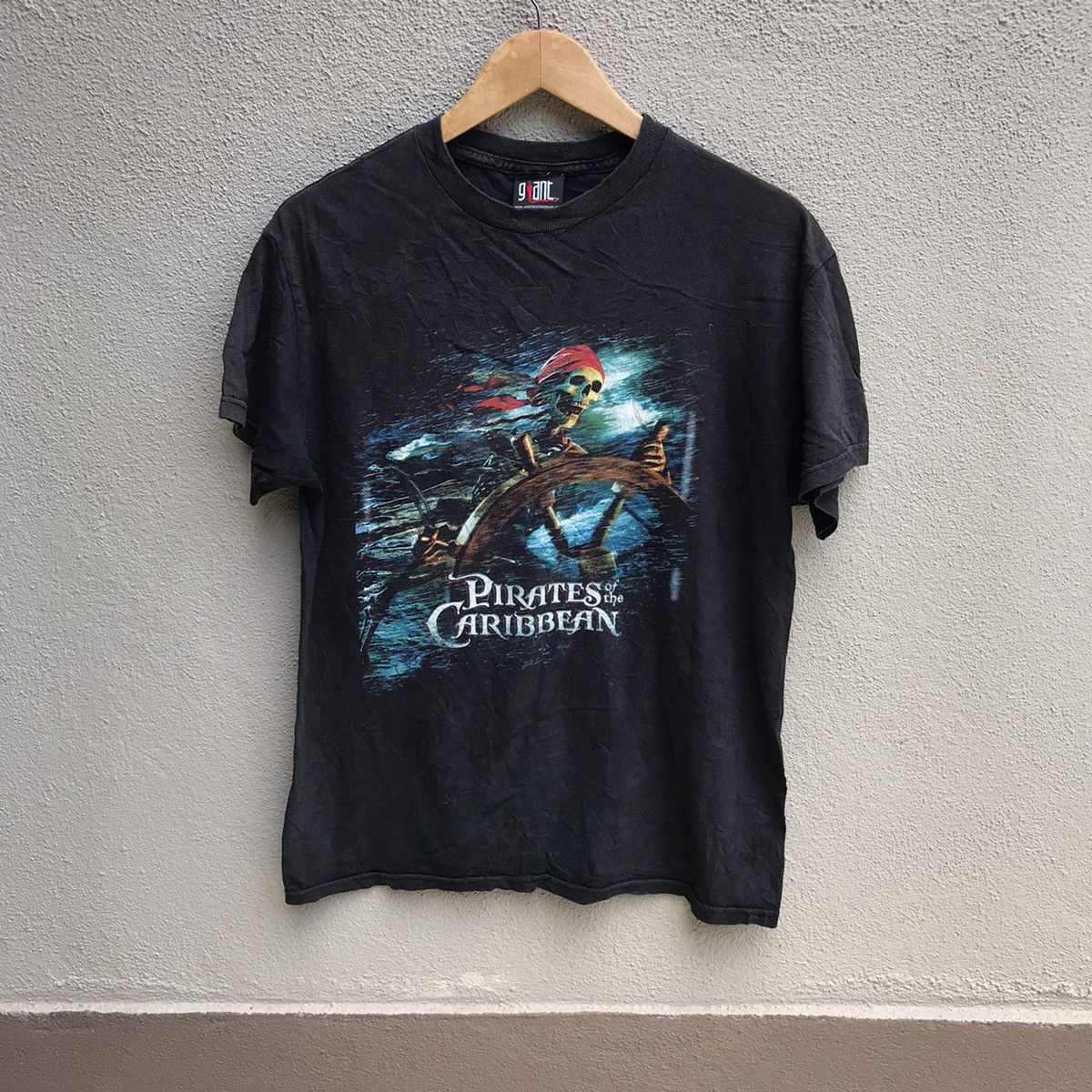 Vintage Vintage PIRATES OF THE CARIBBEAN movie tee giant tag Size US M / EU 48-50 / 2 - 1 Thumbnail