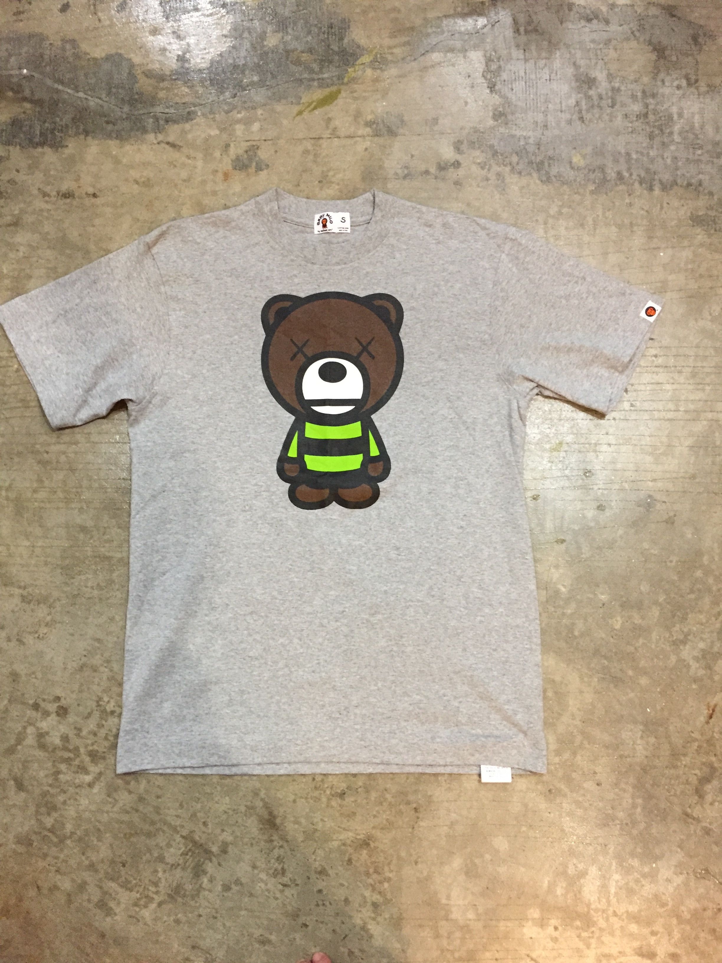 Bape × Kaws 2006 Bape kaws bear tee Size US M / EU 48-50 / 2 - 2 Thumbnail