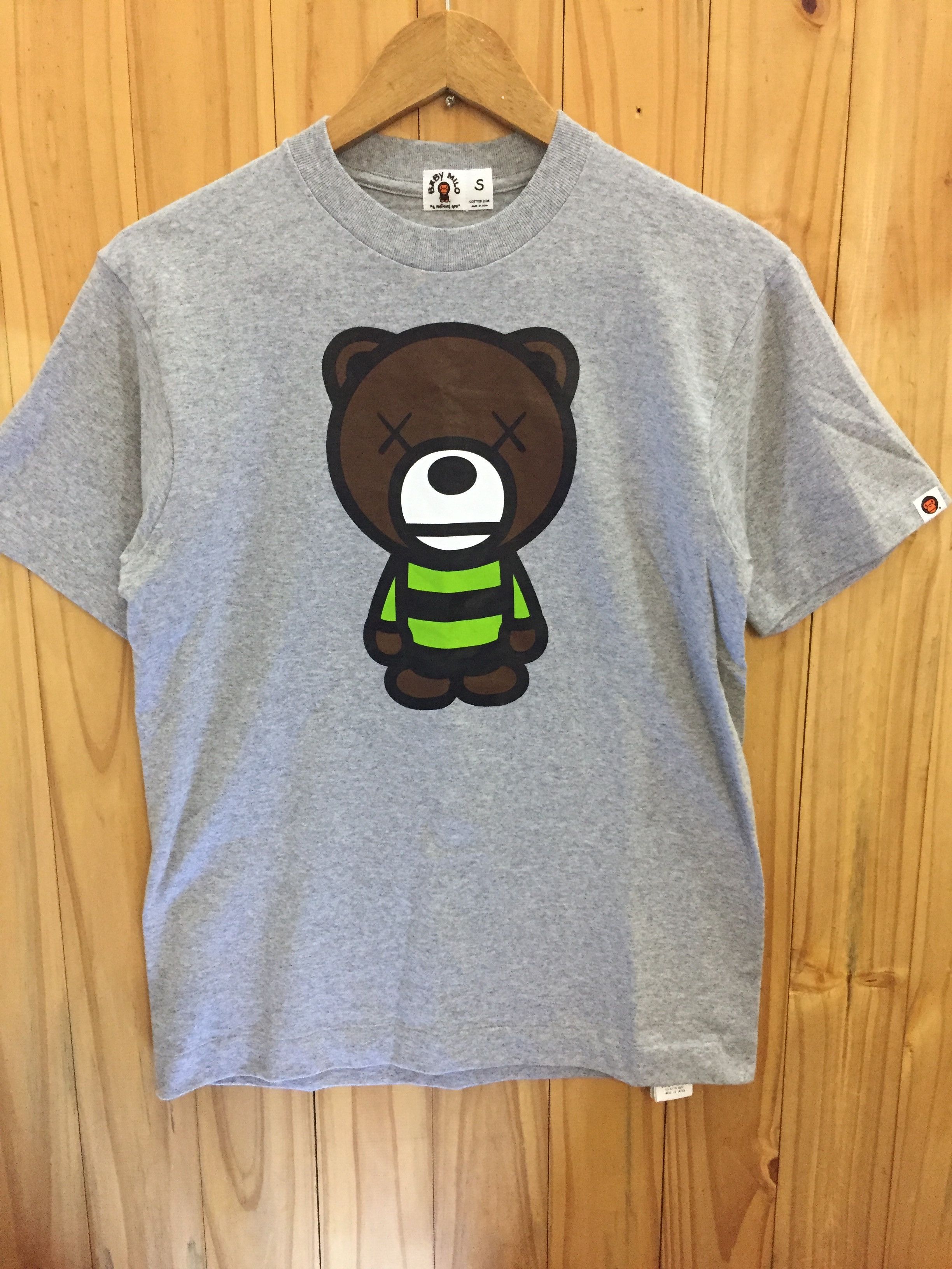 Bape × Kaws 2006 Bape kaws bear tee Size US M / EU 48-50 / 2 - 3 Thumbnail