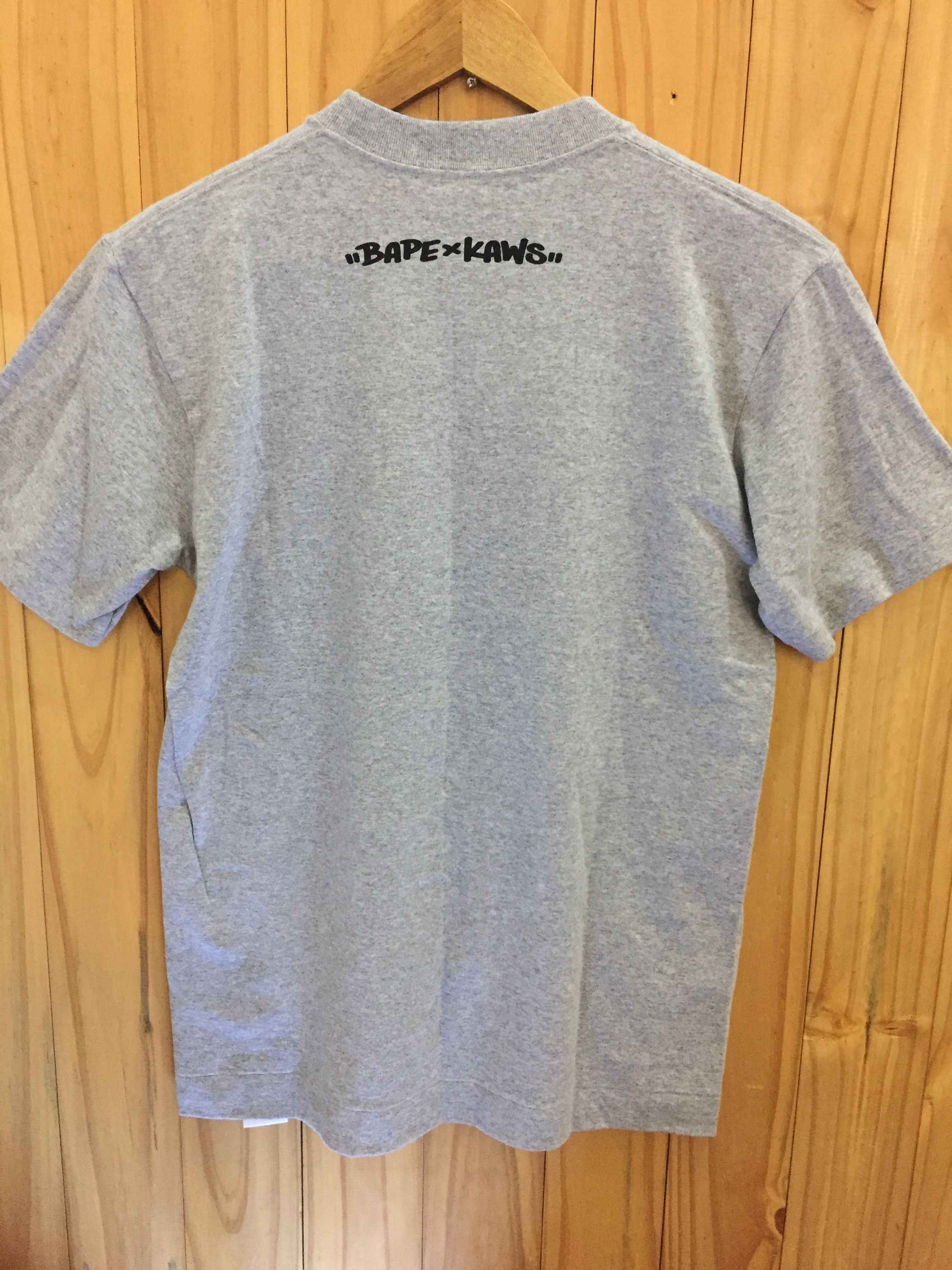 Bape × Kaws 2006 Bape kaws bear tee Size US M / EU 48-50 / 2 - 7 Thumbnail