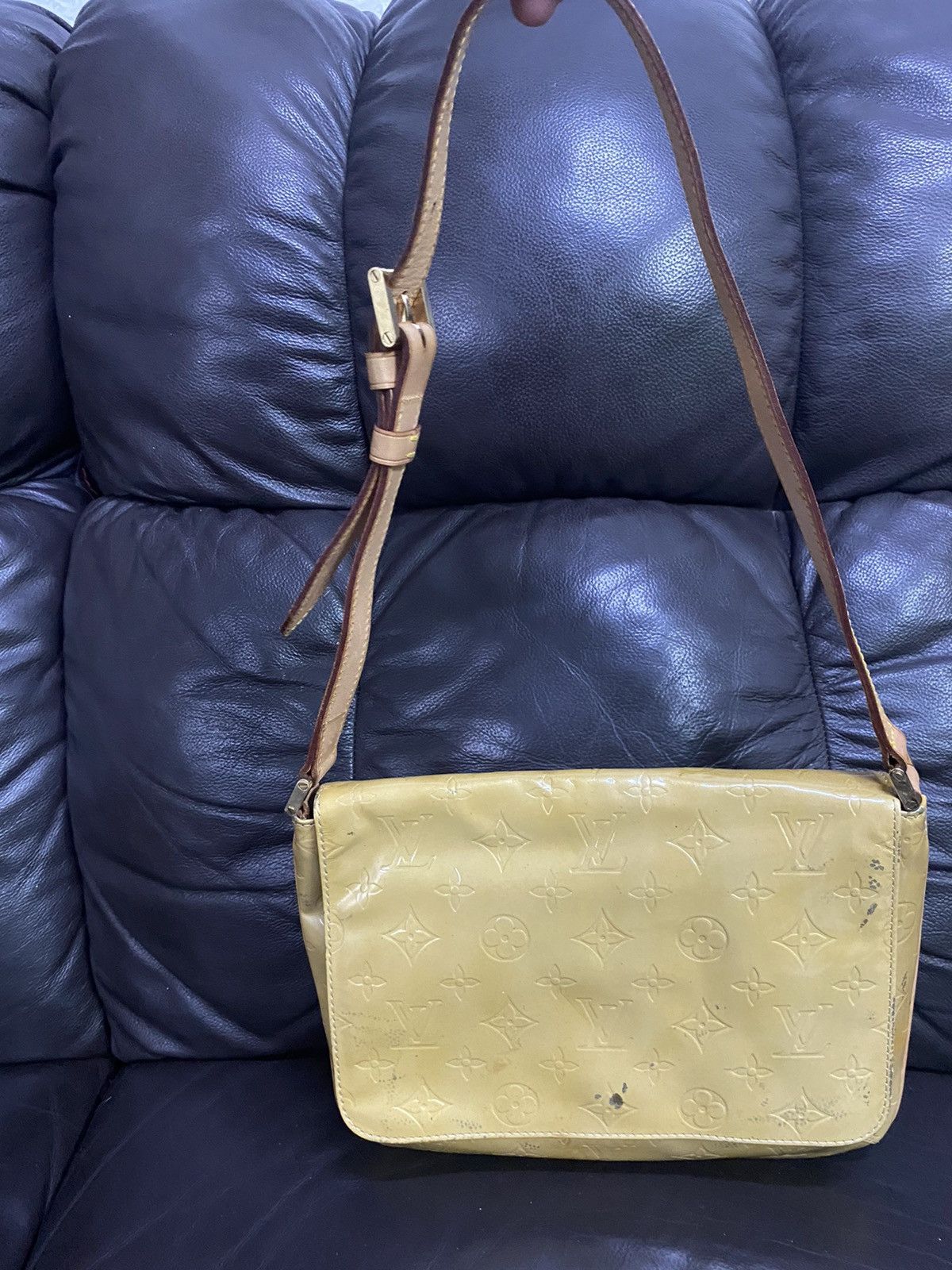 Louis Vuitton Vintage Louis Vuitton Vernis Nude Shoulder Bag DIRTY Size ONE SIZE - 2 Thumbnail
