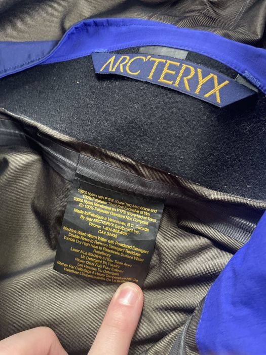 Arc'Teryx Vintage 90s Arcteryx Theta AR Blue Red Goretex Shell Jacket Size US XL / EU 56 / 4 - 5 Preview