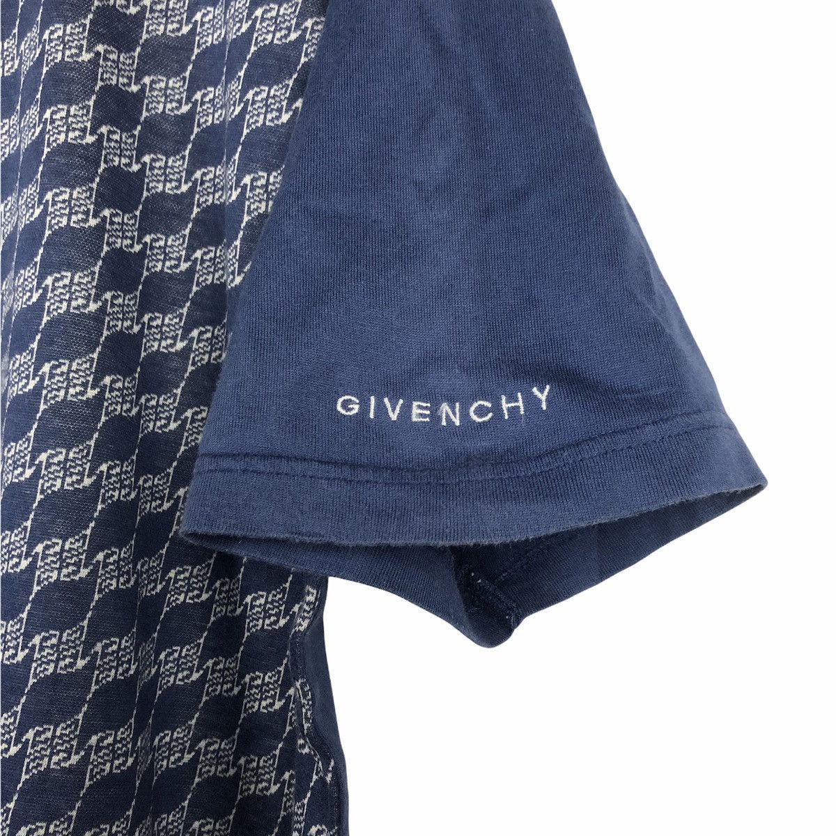 Givenchy Vintage Givenchy Monogram Shirt Size US M / EU 48-50 / 2 - 5 Thumbnail