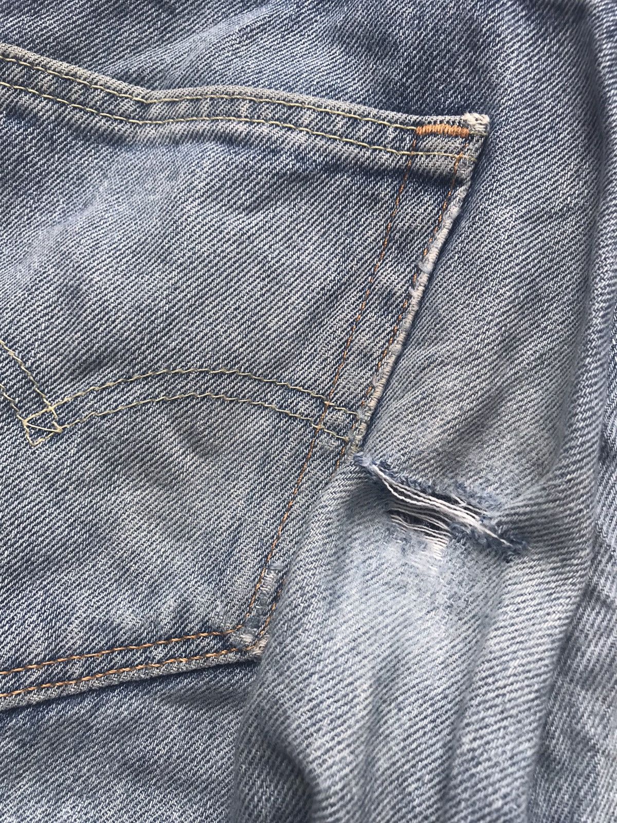 Levi's VTG LEVIS 505 DISTRESSED AND AGING DENIM JEANS W30 Size US 30 / EU 46 - 12 Thumbnail