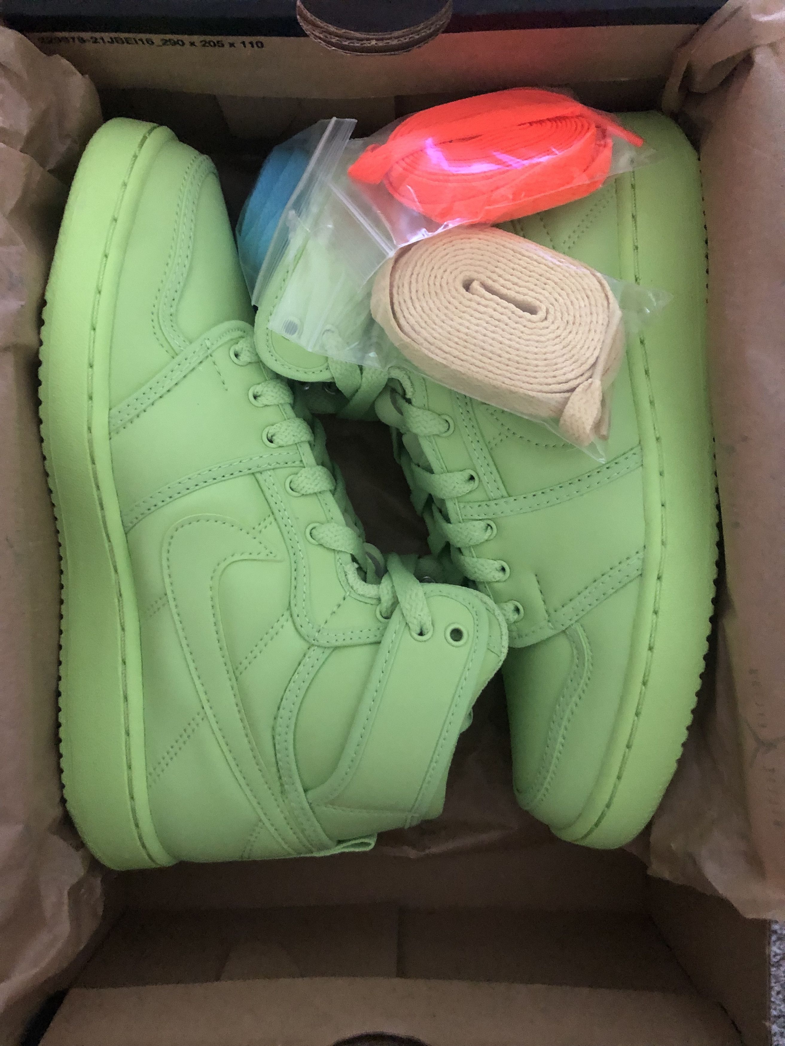 nike owaysis coral