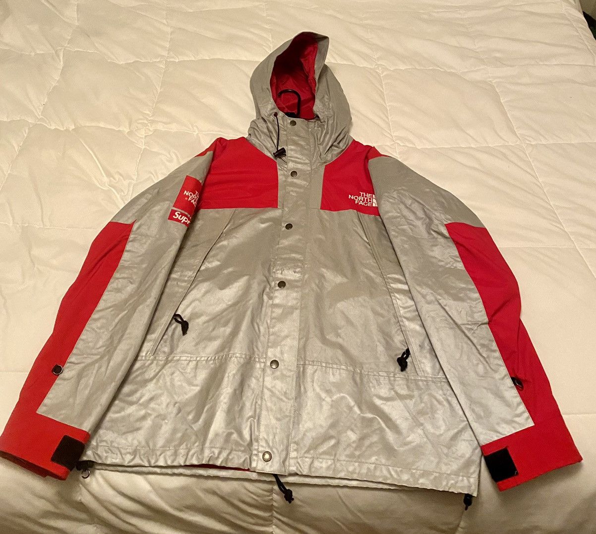 Supreme × The North Face Supreme x The North Face TNF 3m reflective red parka size XL Size US XL / EU 56 / 4 - 4 Thumbnail