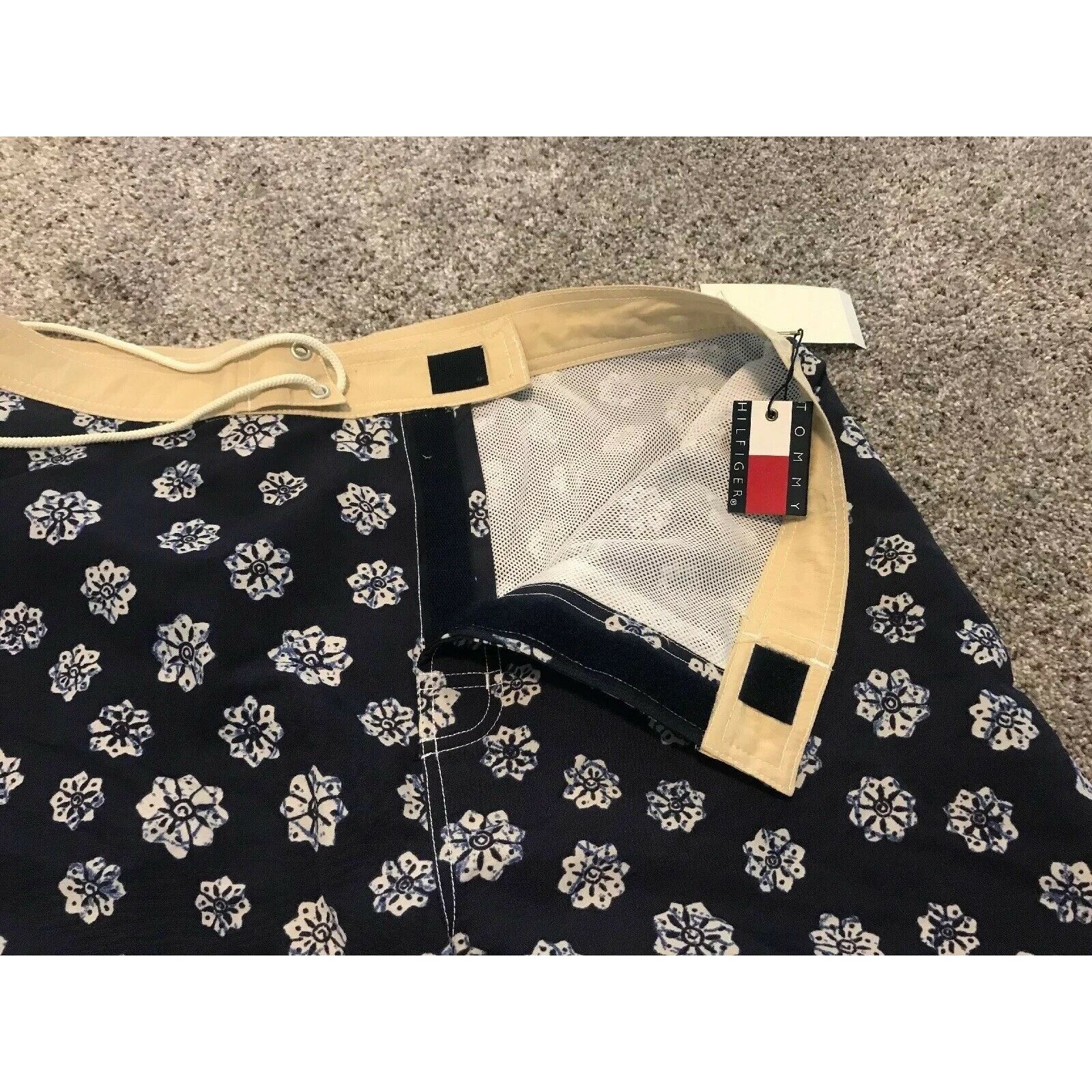 Tommy Hilfiger Vintage 90's XL Tommy Hilfiger Floral Swim Trunks NWT Size US 34 / EU 50 - 8 Thumbnail