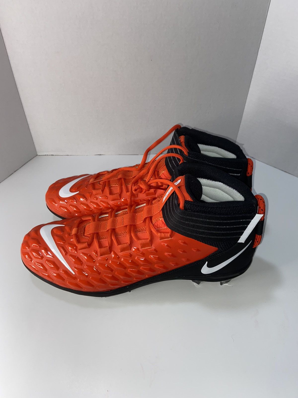 Nike Zoom Shark Football Shoes - White/Black - Sz top 18w