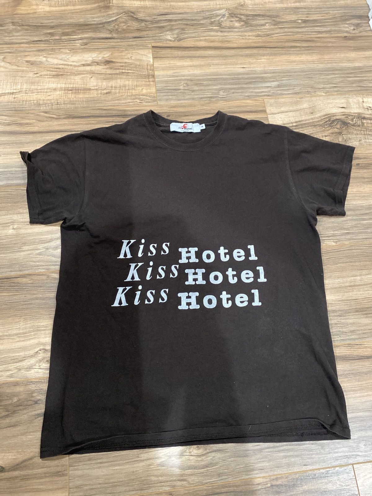 Vintage Kiss hotel t shirt Size US M / EU 48-50 / 2 - 1 Thumbnail